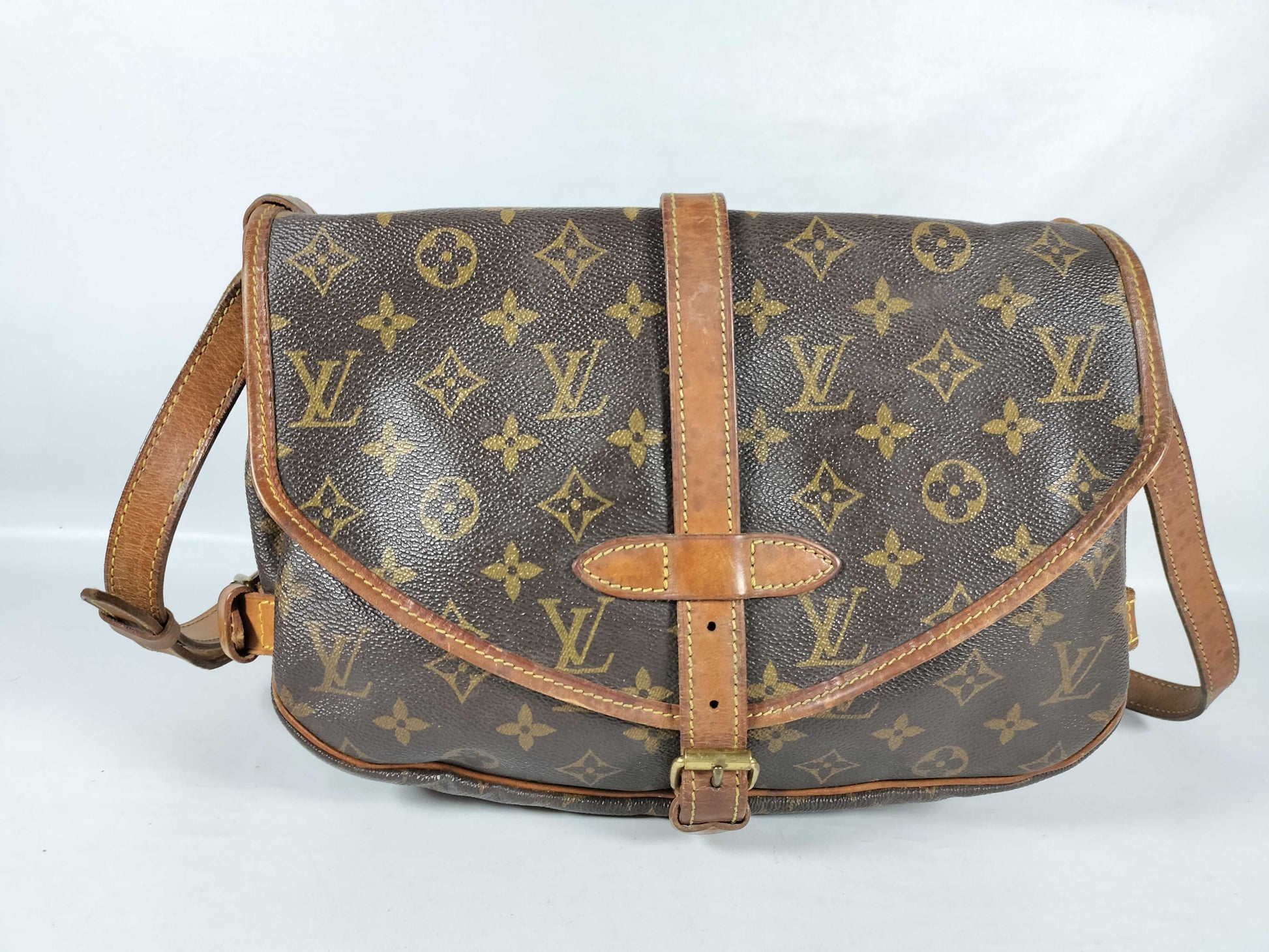 LOUIS VUITTON Monogram M42256 Saumur 30 Shoulder Bag
