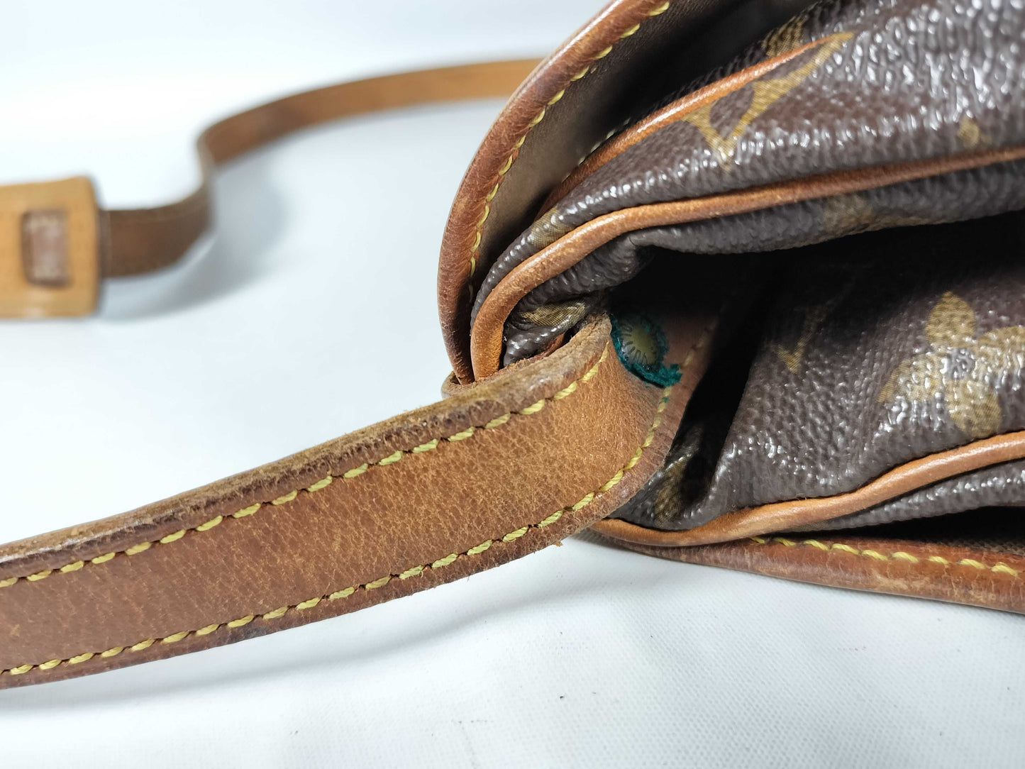 LOUIS VUITTON Monogram M42256 Saumur 30 Shoulder Bag