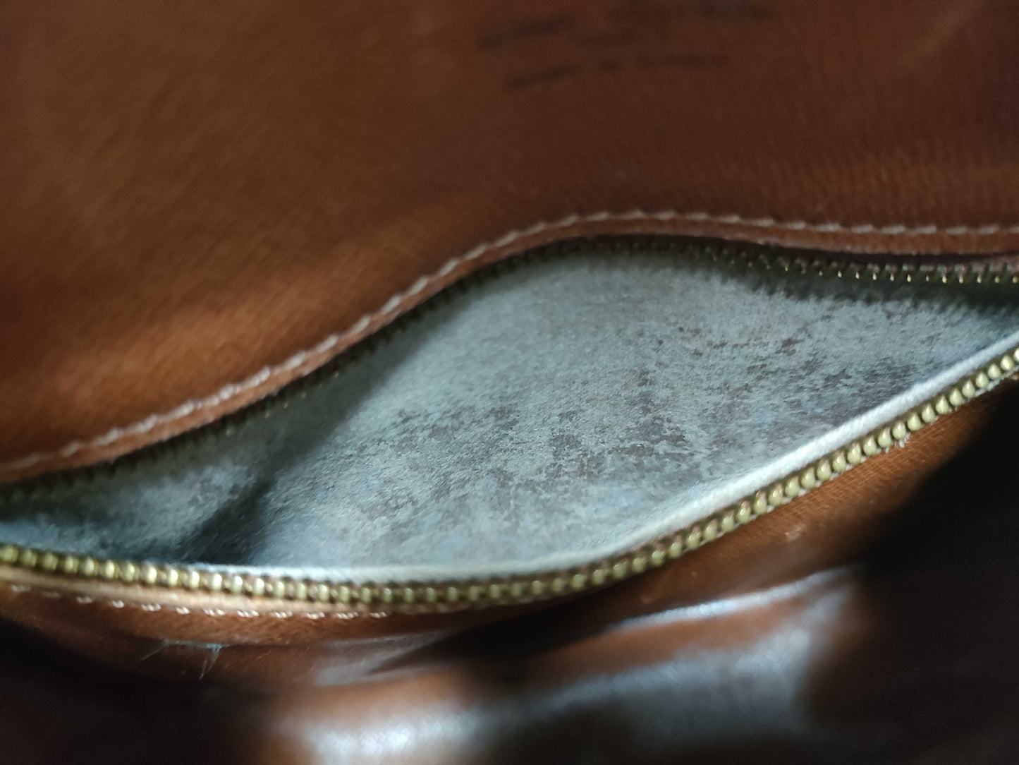 LOUIS VUITTON Monogram M51243 Saint-Cloud 18 Shoulder Bag