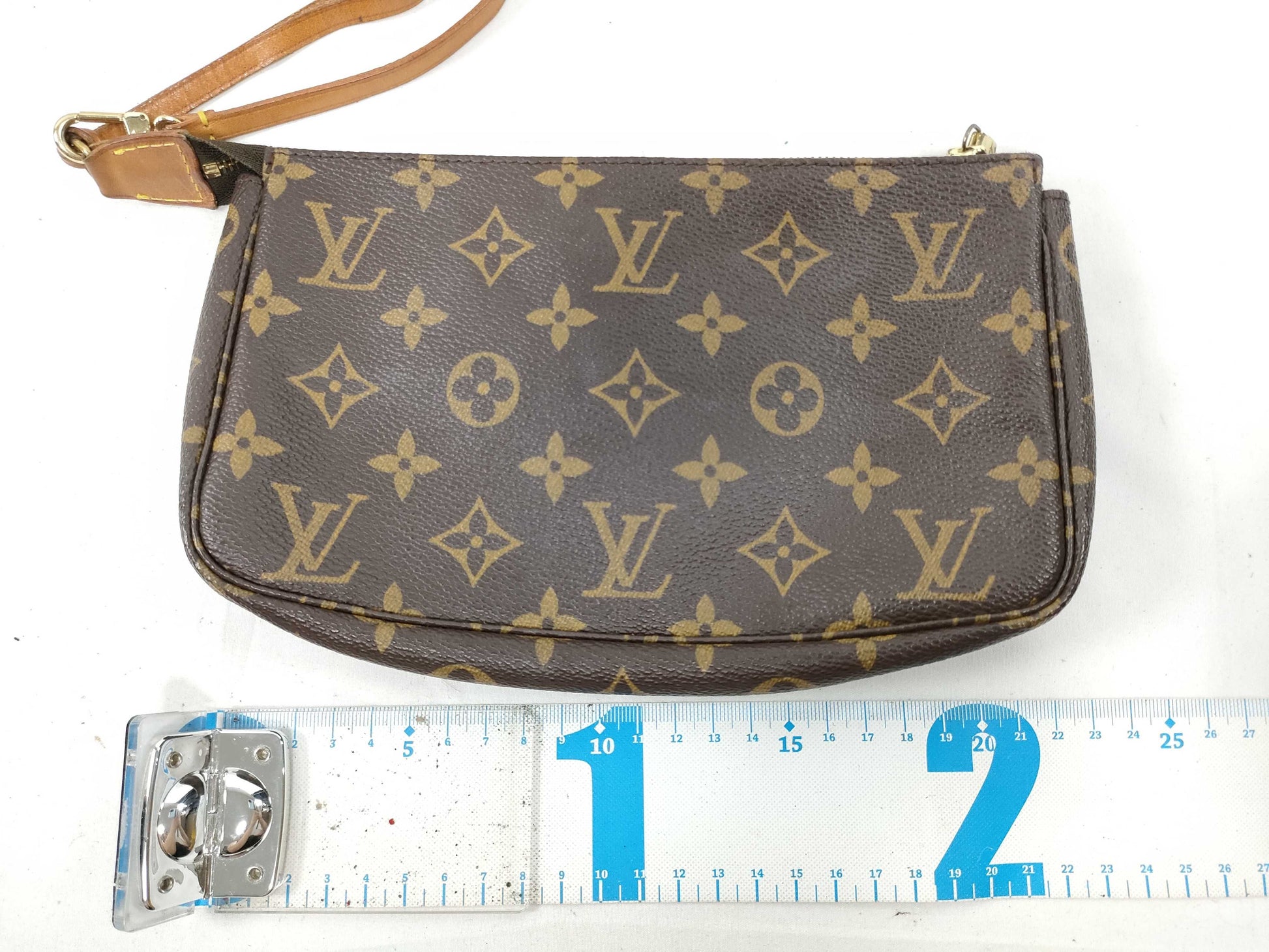 LOUIS VUITTON Monogram M51980 Pochette Accessoires Pouch