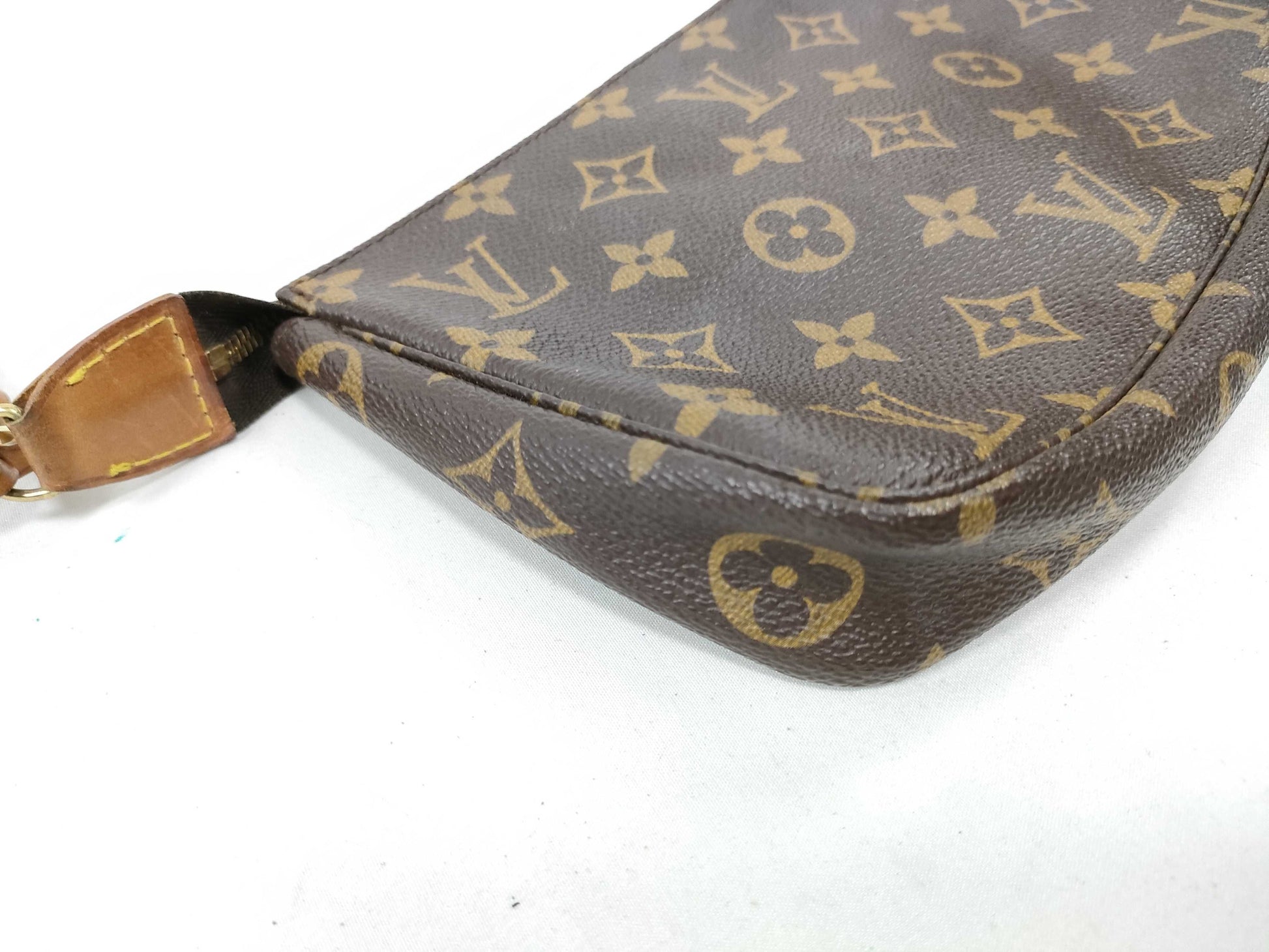 LOUIS VUITTON Monogram M51980 Pochette Accessoires Pouch