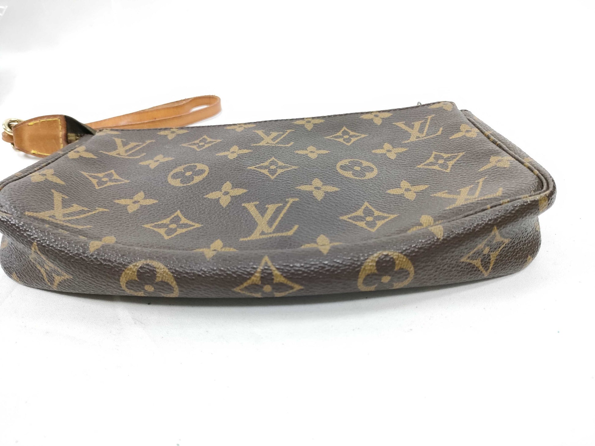 LOUIS VUITTON Monogram M51980 Pochette Accessoires Pouch