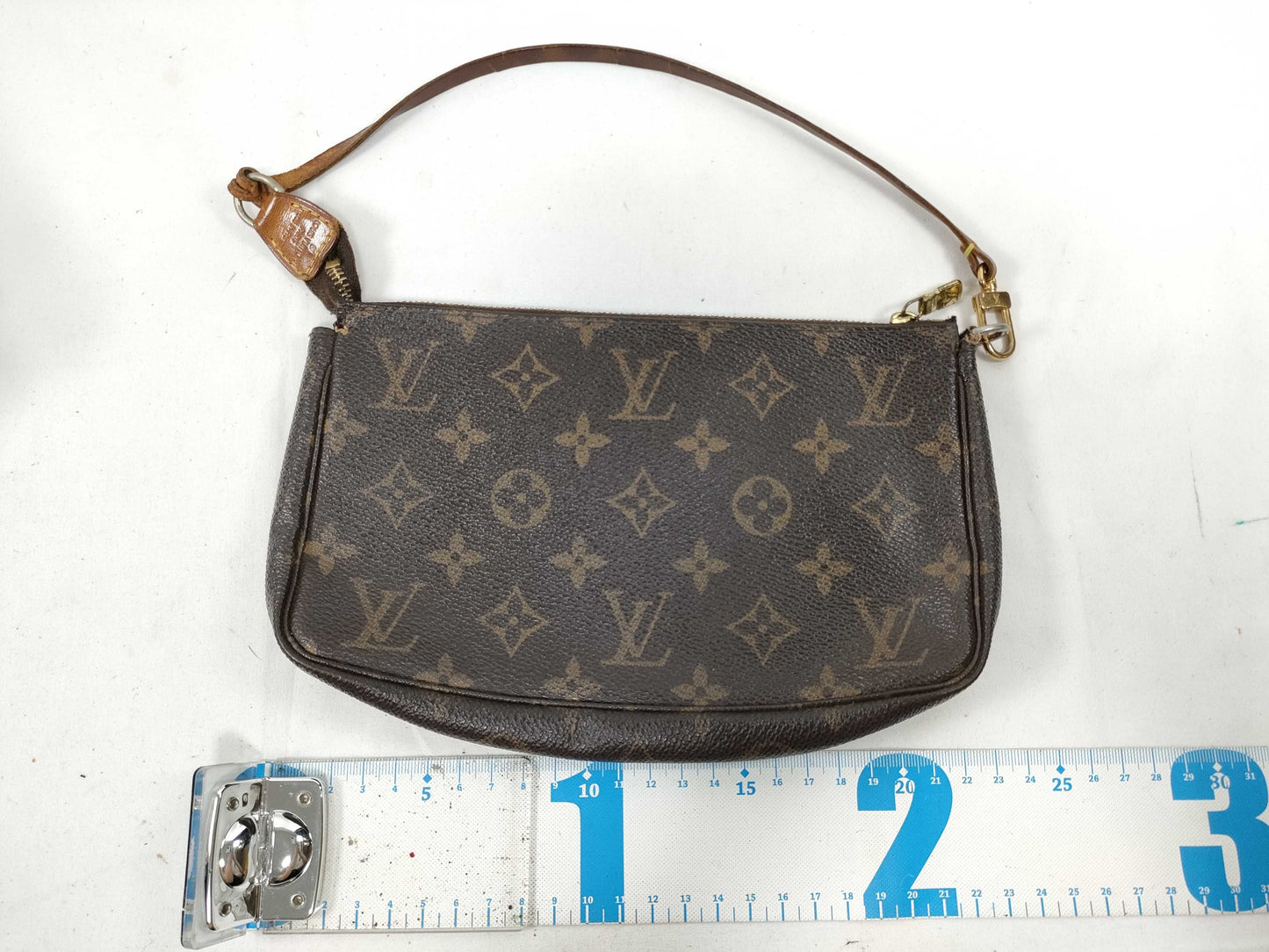 LOUIS VUITTON Monogram M51980 Pochette Accessoires Pouch