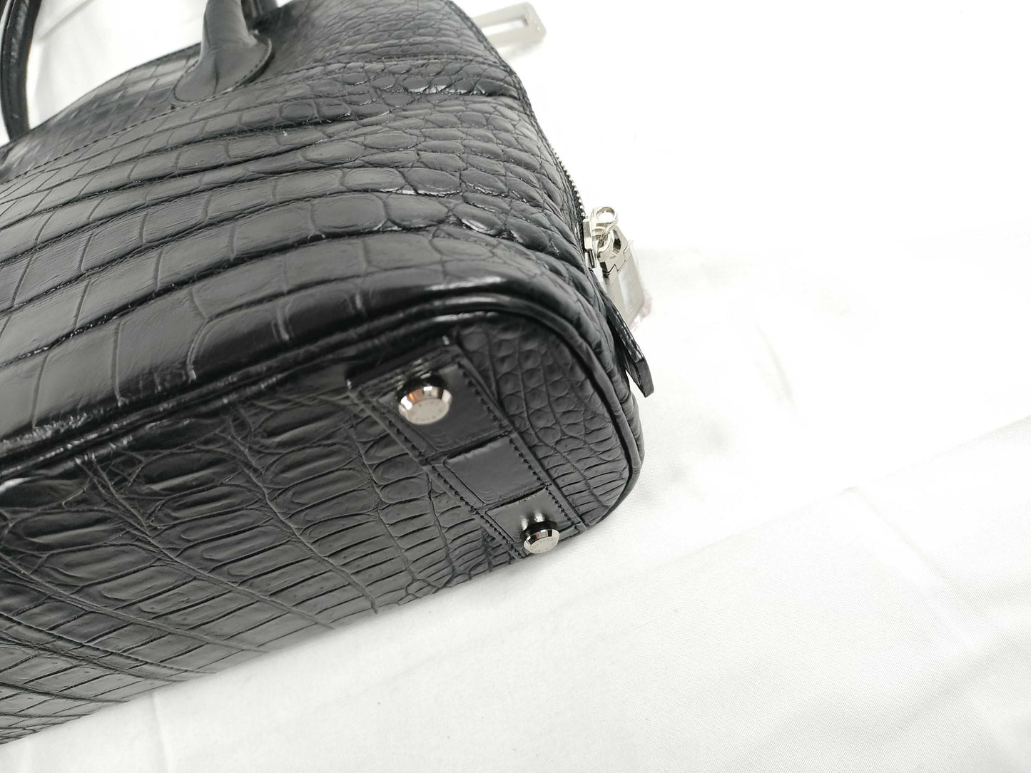 Leather Jewels JRA Tag Crocodile Bolide Style Unused Handbag