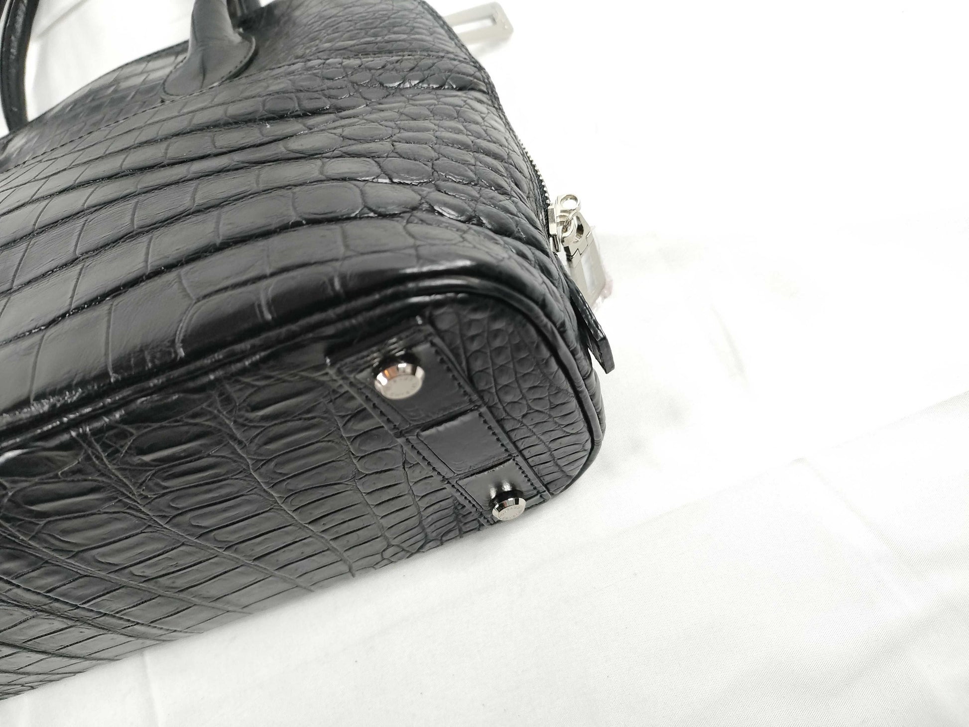 Leather Jewels JRA Tag Crocodile Bolide Style Unused Handbag