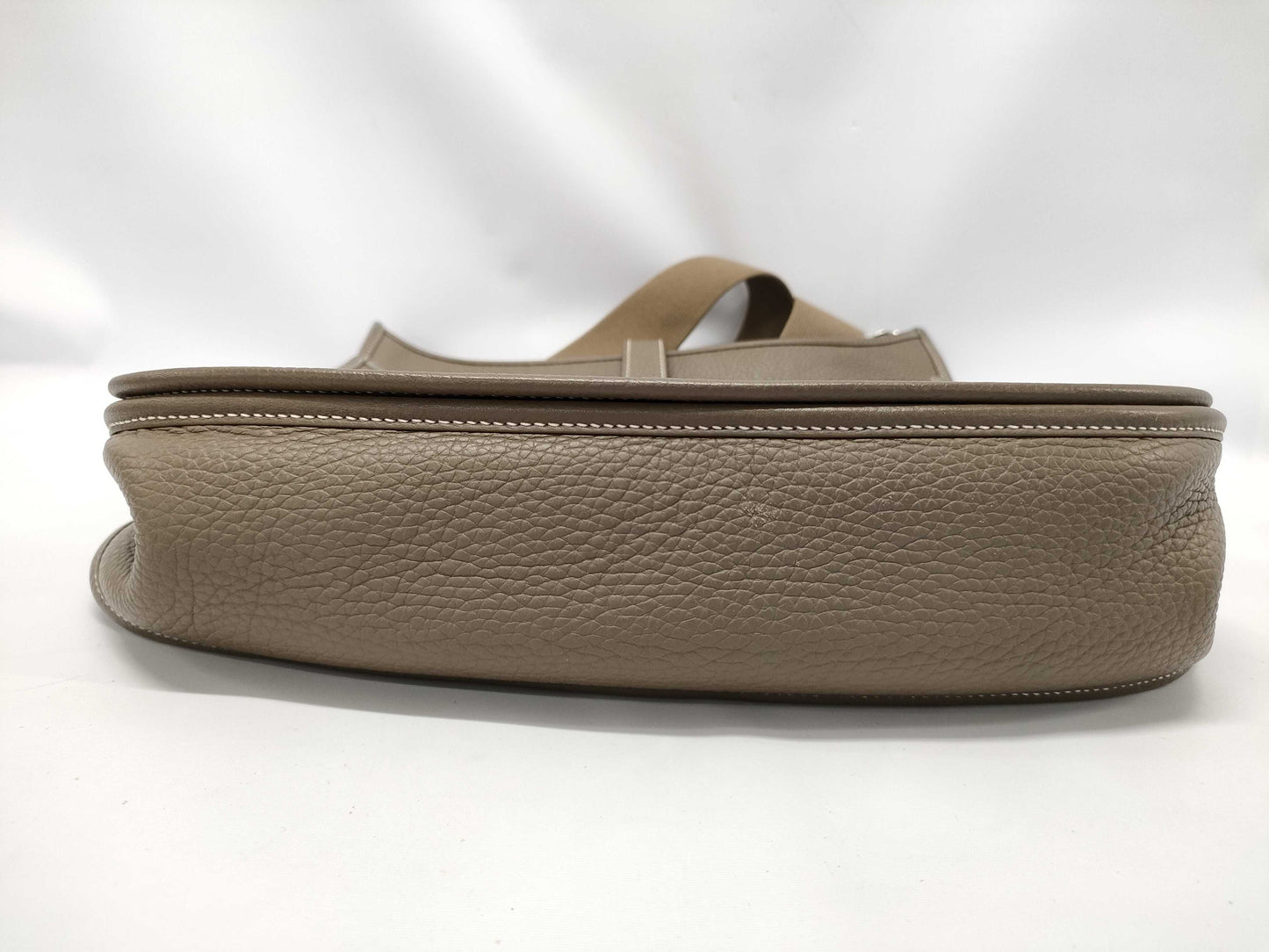 HERMES Evelyn 3 Taurillon Clemence Etoupe B Stamped Shoulder Bag