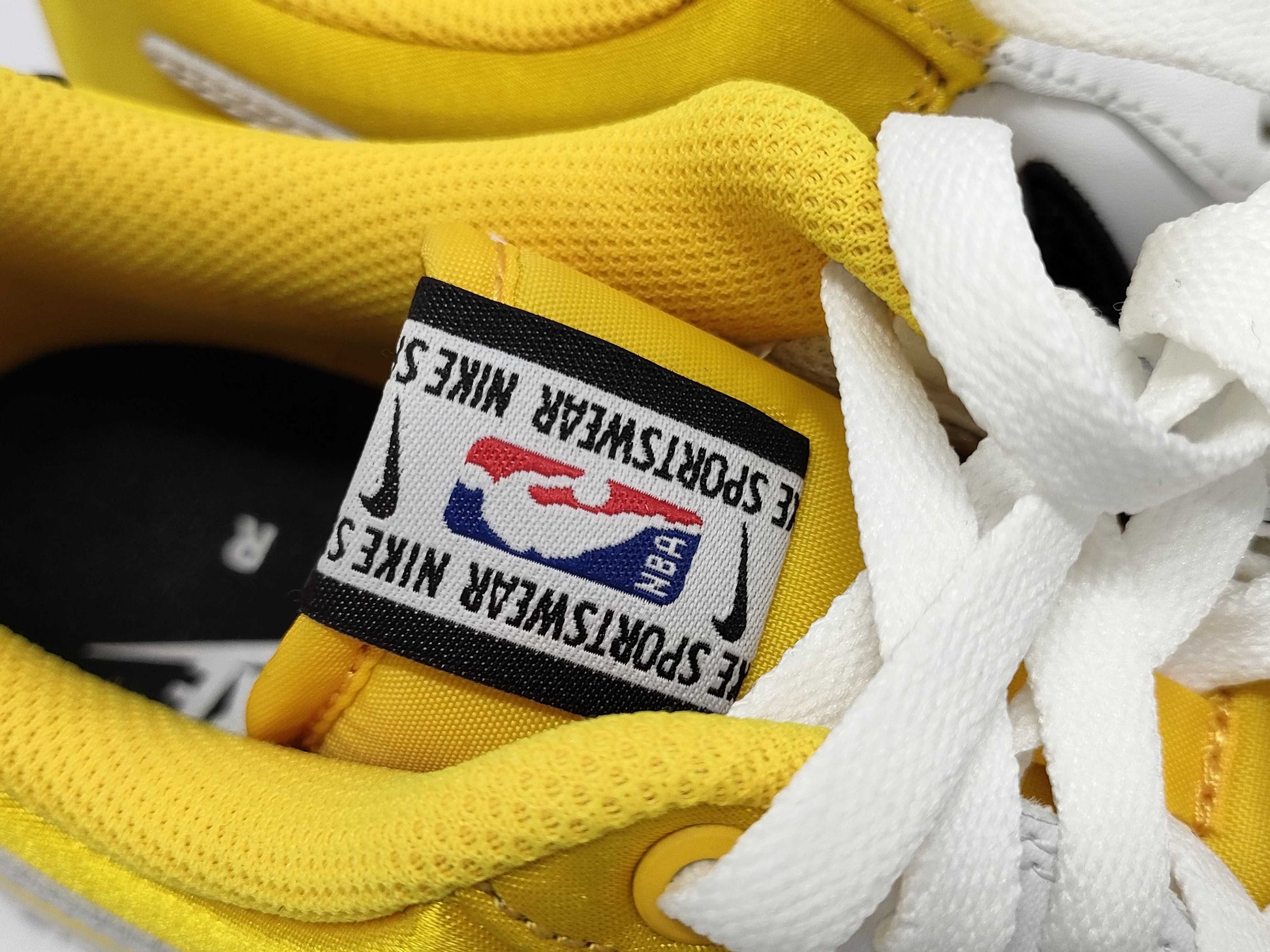 NIKE Air Force 1 BQ4420-700 26.5cm Sneakers