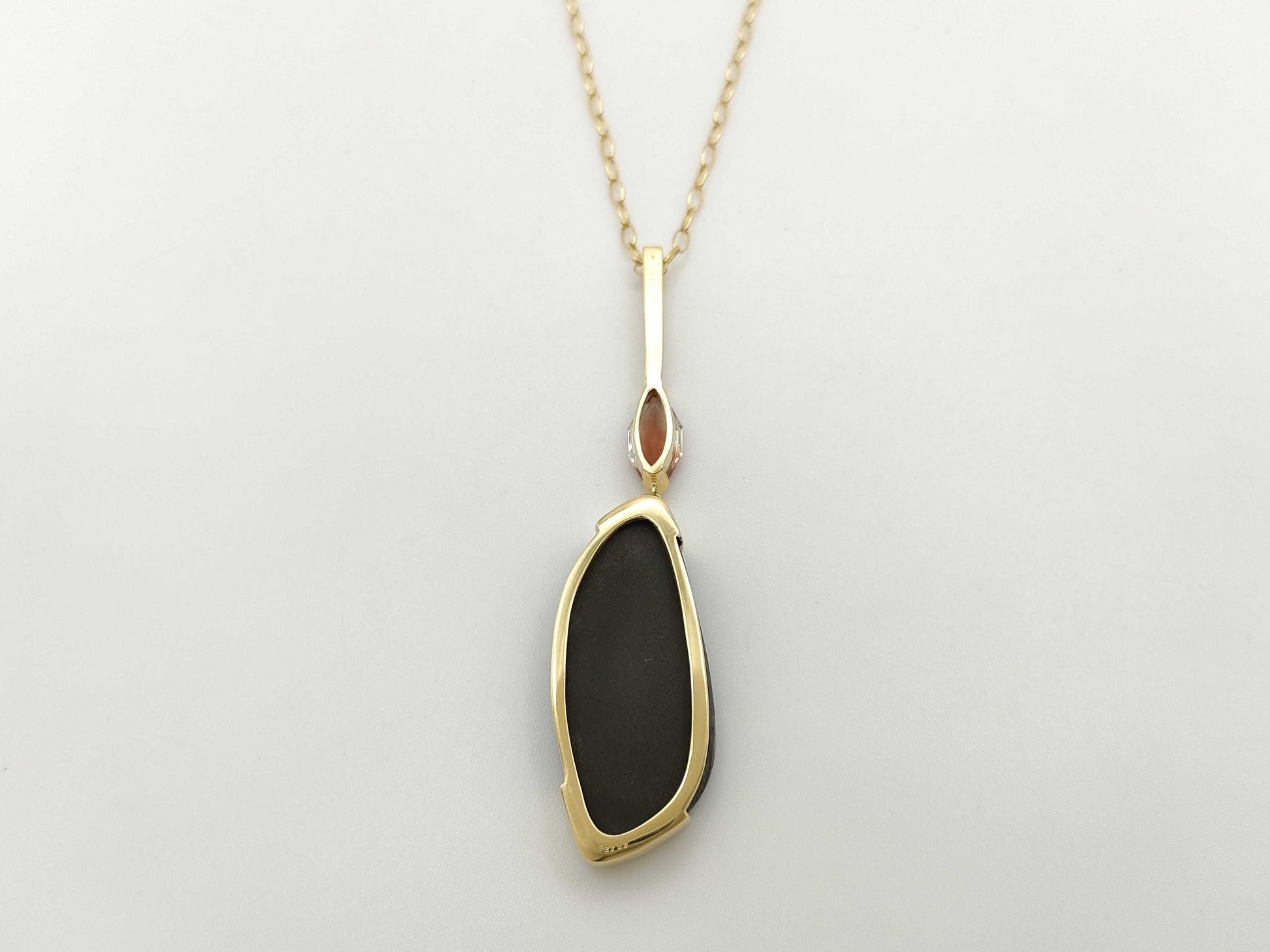 Ammolite 27.49ct Sunstone 1.84ct D0.12ct K18 15.3g Necklace 