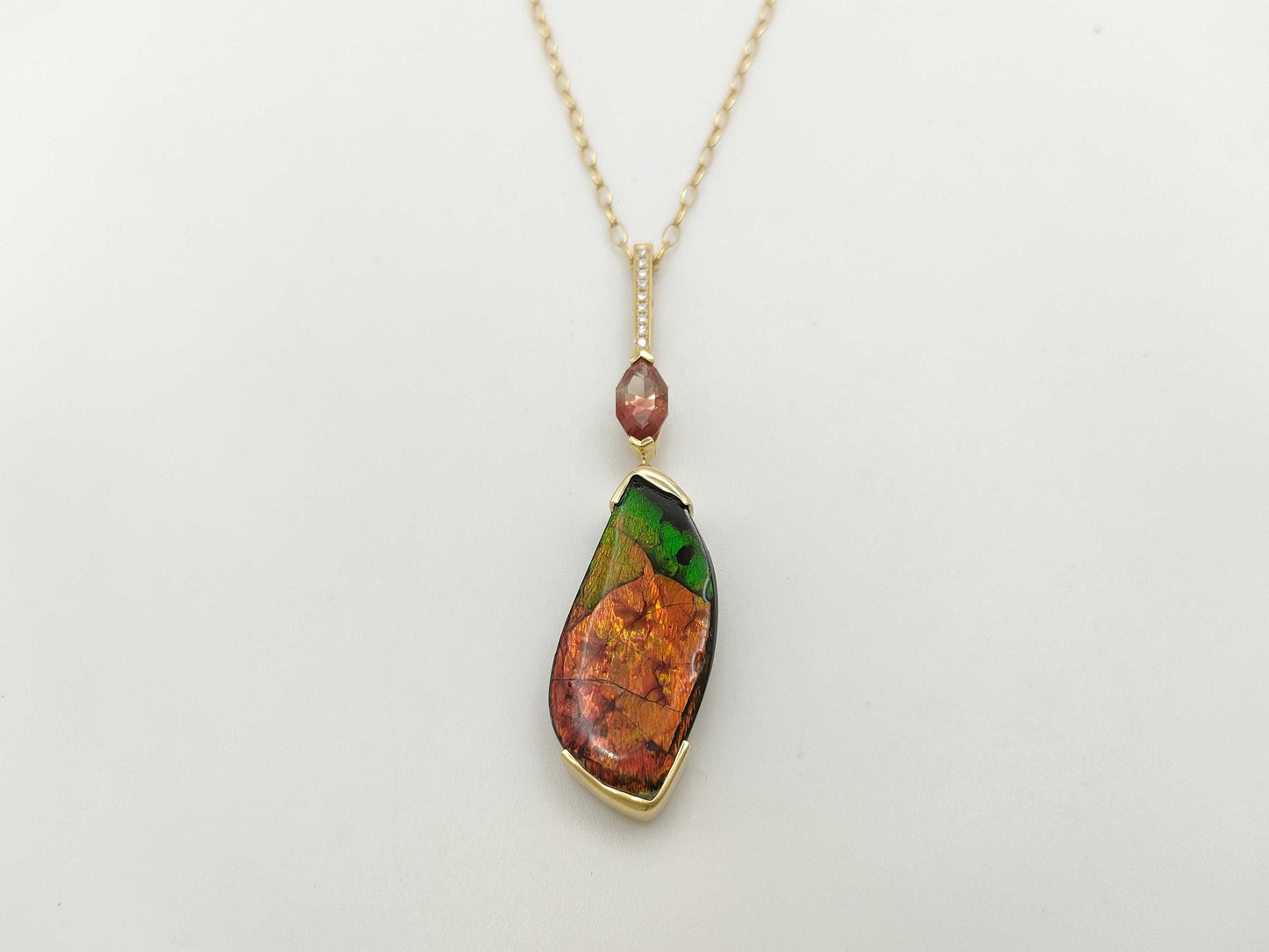 Ammolite 27.49ct Sunstone 1.84ct D0.12ct K18 15.3g Necklace 