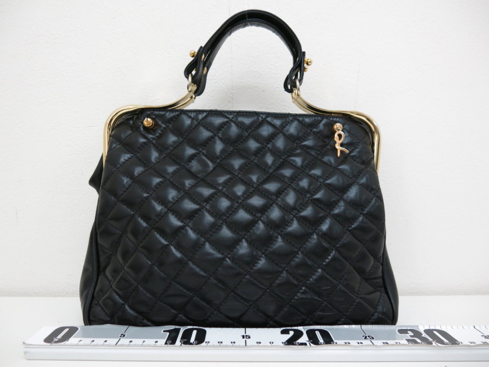 Roberta di Camerino Roberta di Camerino Bagongi Quilted Leather Handbag