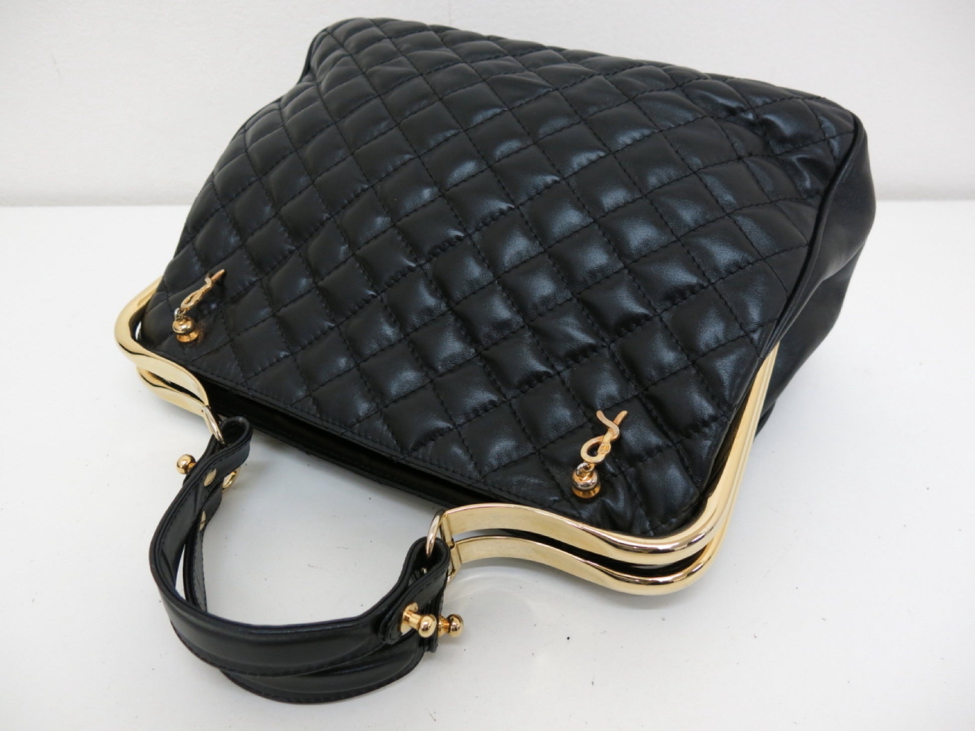 Roberta di Camerino Roberta di Camerino Bagongi Quilted Leather Handbag