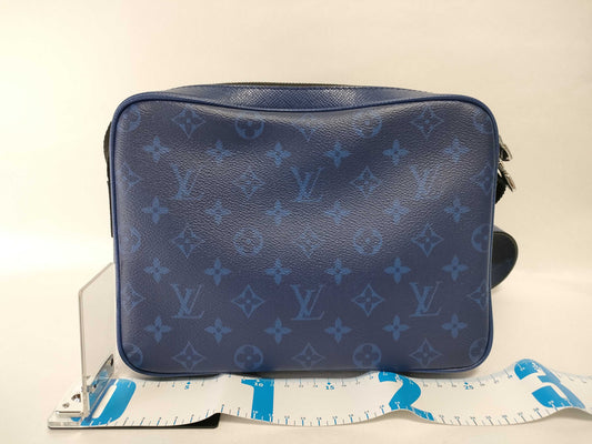 LOUIS VUITTON Monogram Louis Vuitton Shoulder Bag