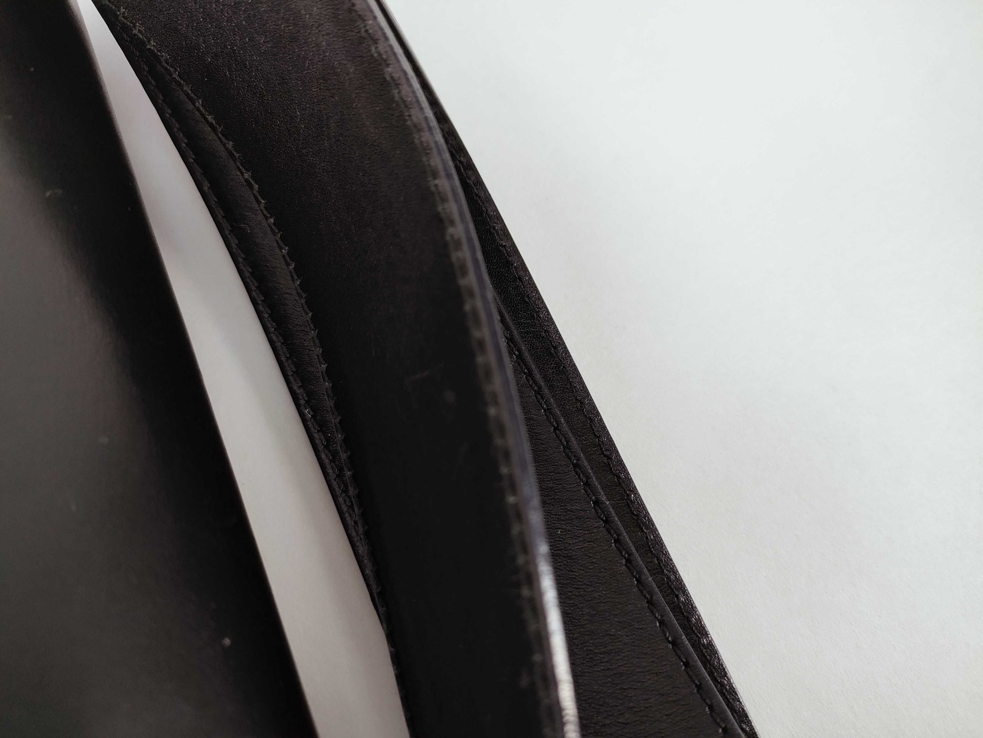 Salvatore Ferragamo Vara Shoulder Bag in Black