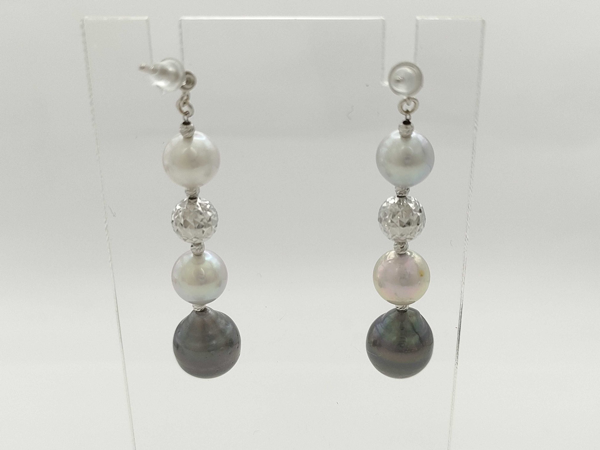 Pearl diameter: Approx. 7.2mm/7.2mm/7.4mm/7.4mm/9.4mm/9.6mm, 18K White Gold, 5.6g, Earrings 