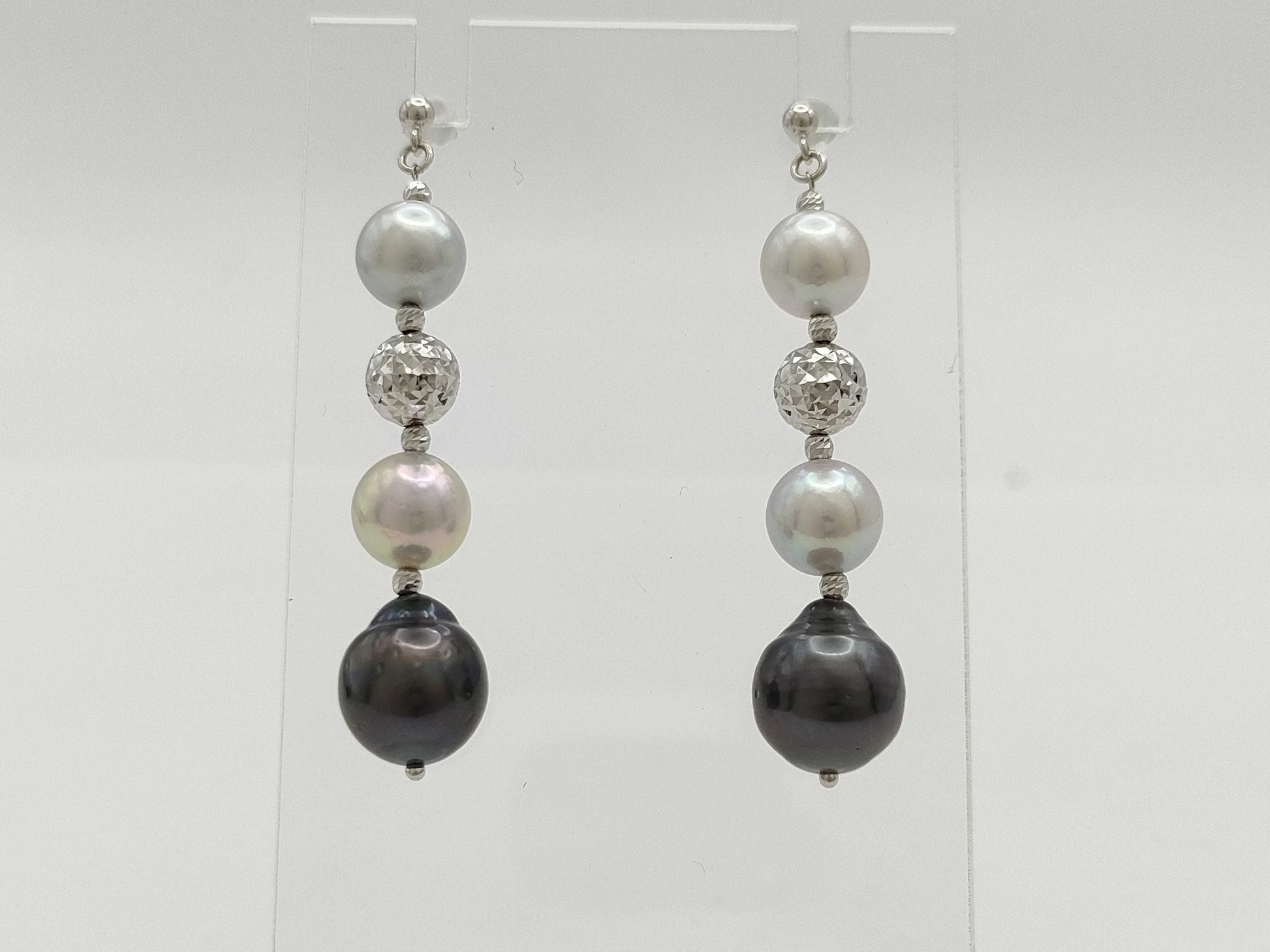 Pearl diameter: Approx. 7.2mm/7.2mm/7.4mm/7.4mm/9.4mm/9.6mm, 18K White Gold, 5.6g, Earrings 