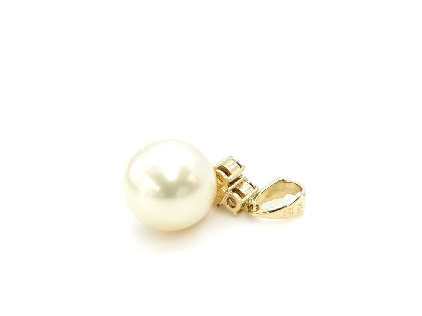 Pearl diameter: approx. 11.0mm, D0.18ct, 18K gold, 3.1g, pendant top 