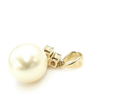 Pearl diameter: approx. 11.0mm, D0.18ct, 18K gold, 3.1g, pendant top 