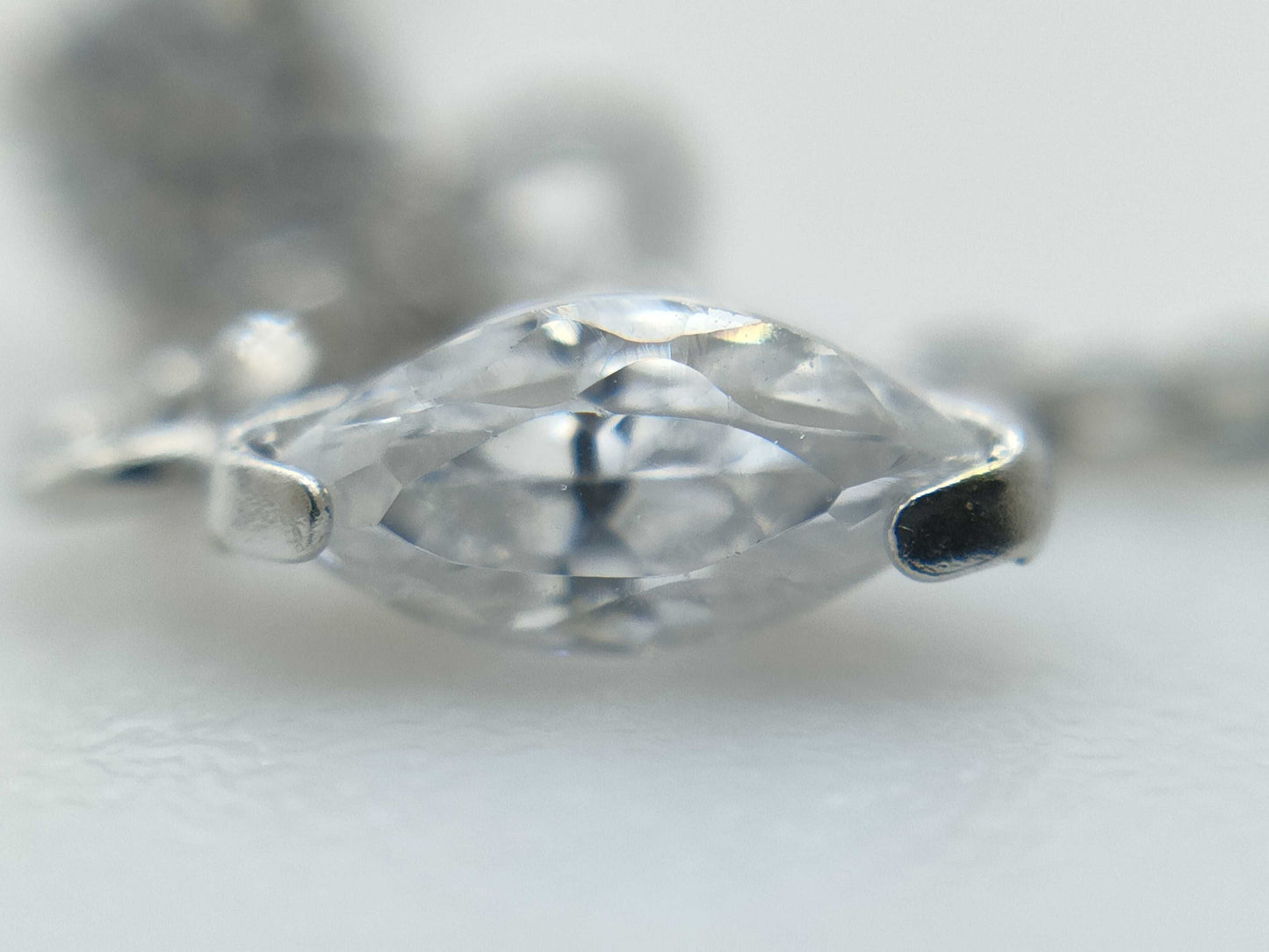 Colored Stone and Transparent Stone K14WG 0.5g Earrings 