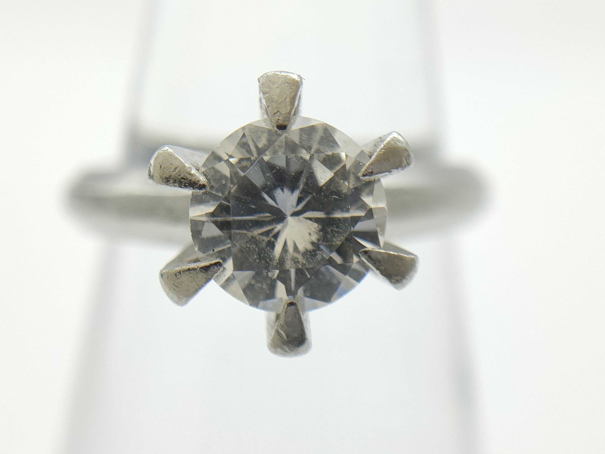 Transparent Stone PT900 6.8g Ring 