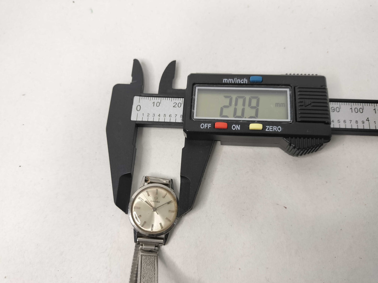 OMEGA Stainless Steel/Hand-Wound Silver Dial Non-Moving Women's Watch