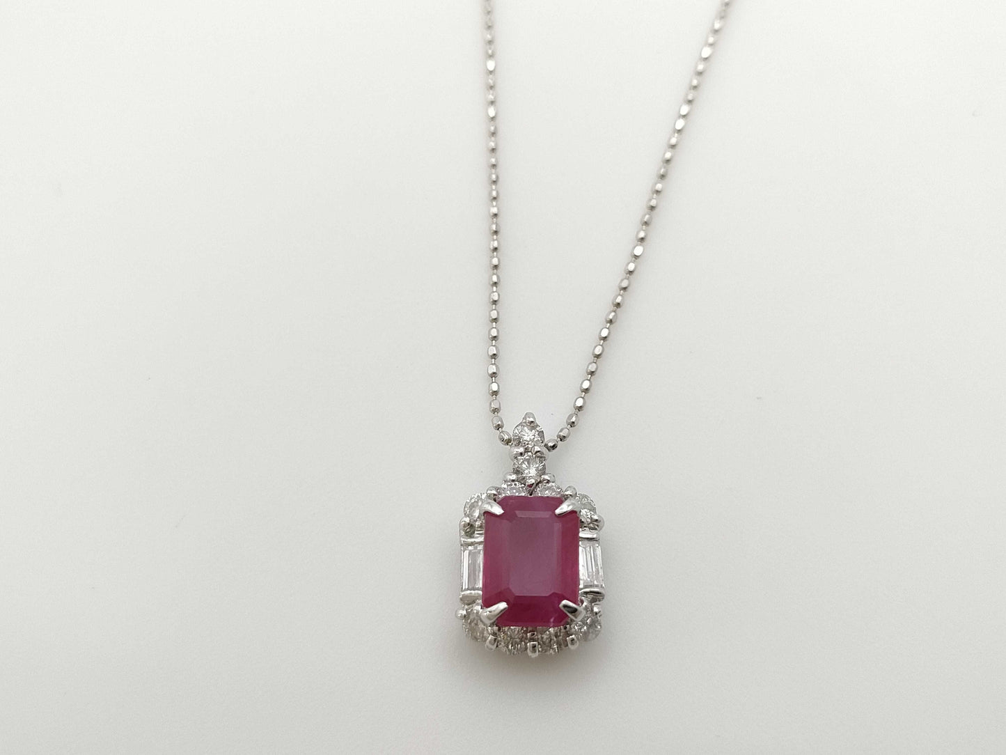 1.67ct Colored Stone, D0.52ct, 3.6g, K18WG/K18 Necklace 