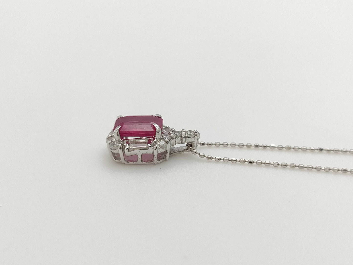 1.67ct Colored Stone, D0.52ct, 3.6g, K18WG/K18 Necklace 