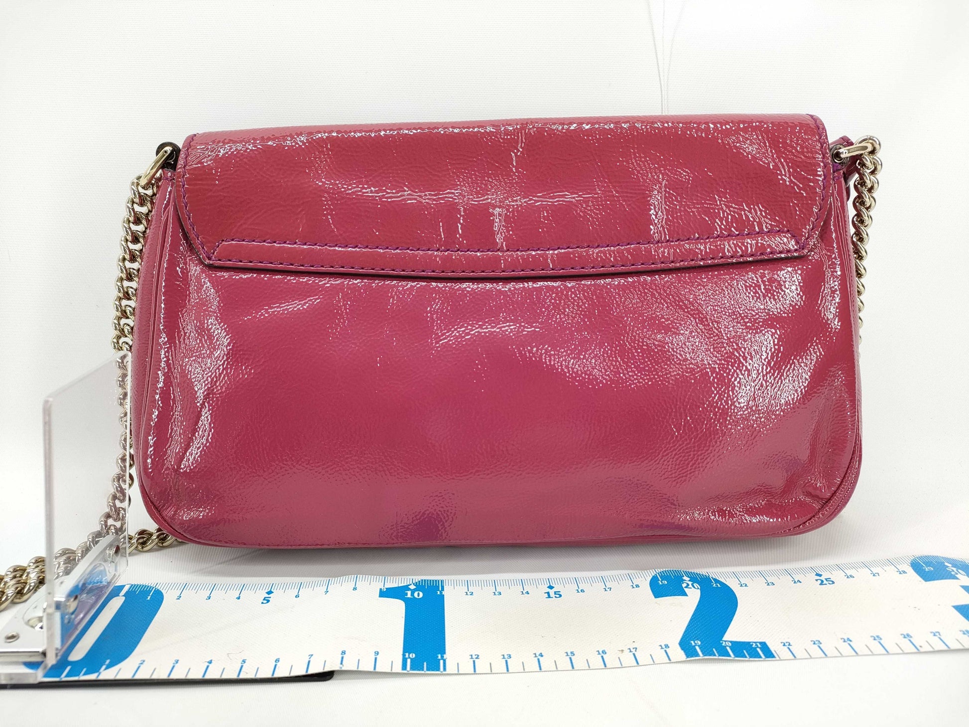 GUCCI Soho Chain Shoulder Bag in Patent Leather, Red