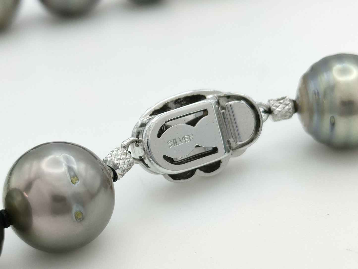 Semi-round pearl necklace, diameter approximately 11.9mm-15.4mm, sterling silver, 99.2g .