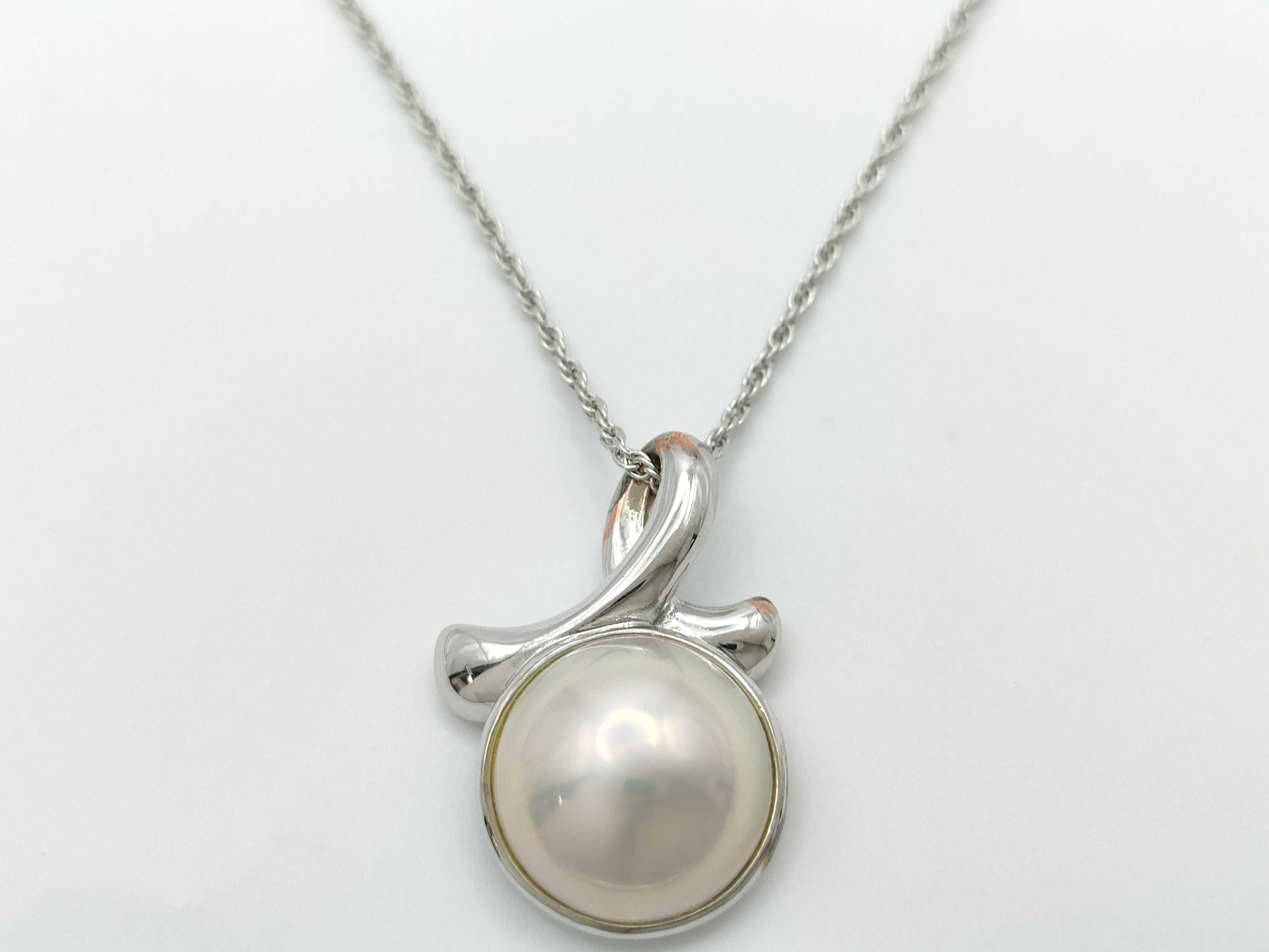 TASAKI Mabe Pearl Necklace, Approx. 13.8mm Diameter, 6.4g, Metal/SV925 