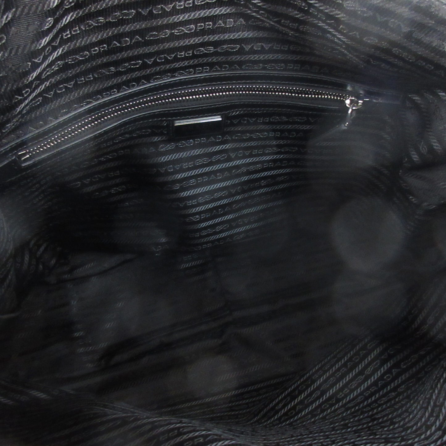 PRADA Unused 2025 Spring/Summer Vitello Dino Large Leather Tote Bag Khaki, 40cm Wide, Triangle Logo, RFID Tag Verified