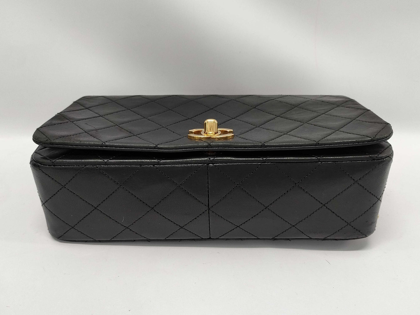 CHANEL Matelasse Black Shoulder Bag 1417508