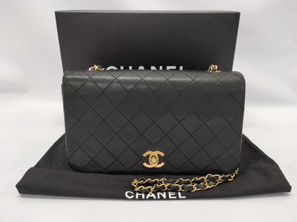 CHANEL Matelasse Black Shoulder Bag 1417508