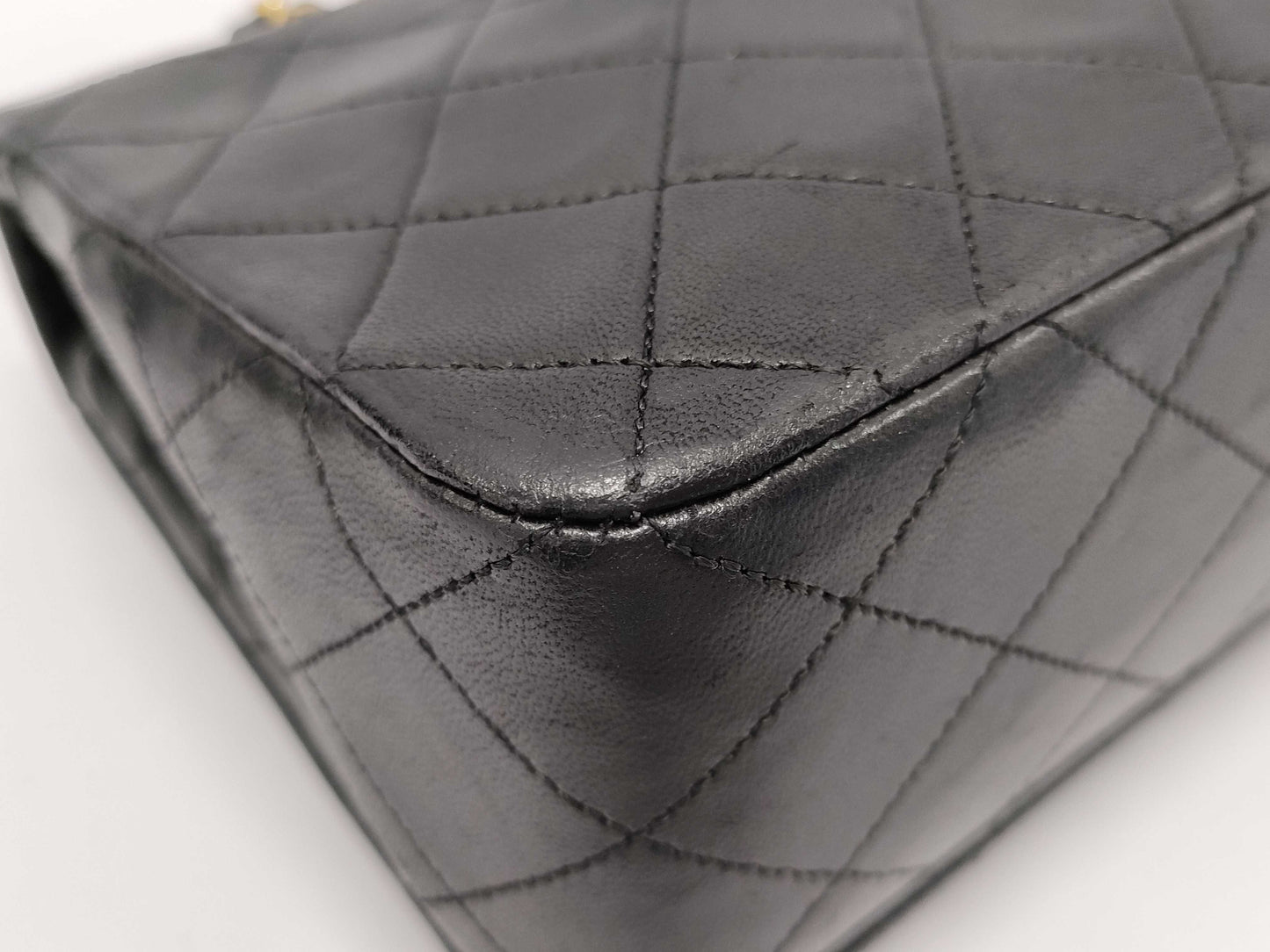 CHANEL Matelasse Black Shoulder Bag 1417508