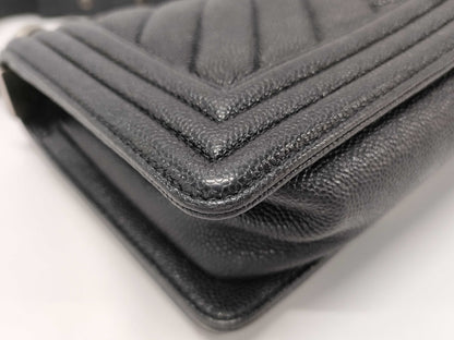CHANEL Boy Chanel Shoulder Bag, Size 20, A67085, V-Stitch, Gunmetal Hardware, Caviar Black