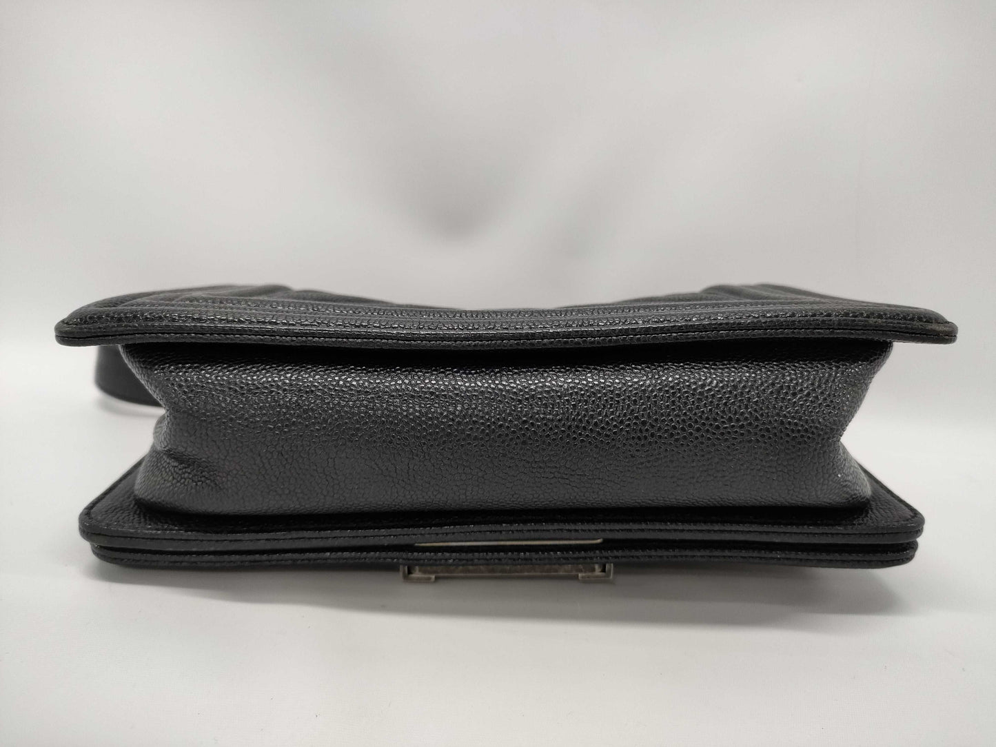 CHANEL Boy Chanel Shoulder Bag, Size 20, A67085, V-Stitch, Gunmetal Hardware, Caviar Black