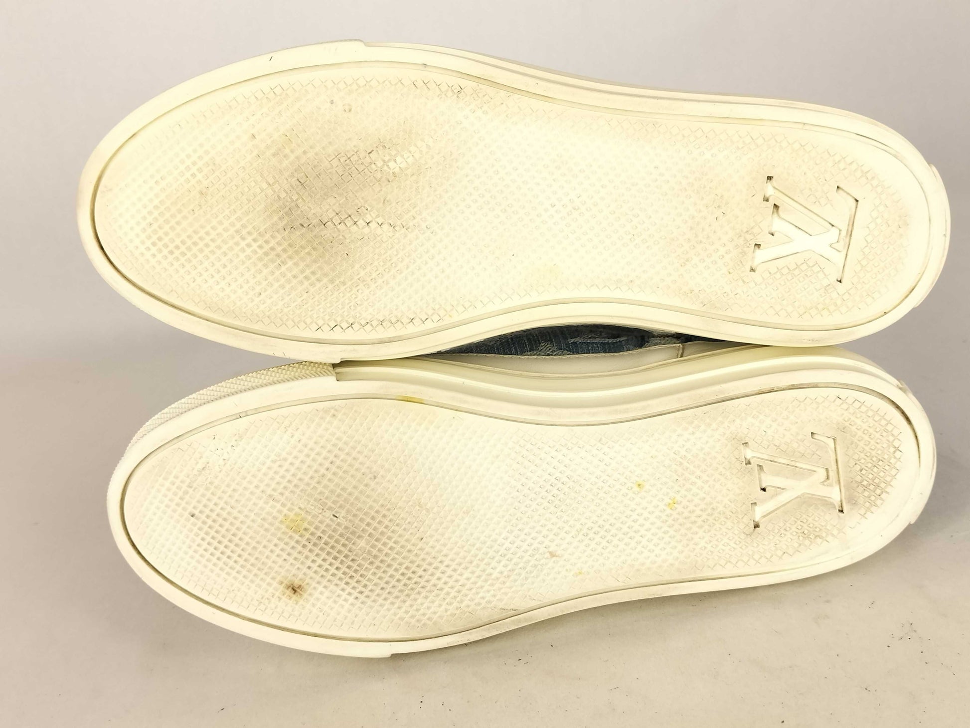 LOUIS VUITTON Louis Vuitton Women's Shoes Size 38 Sneakers