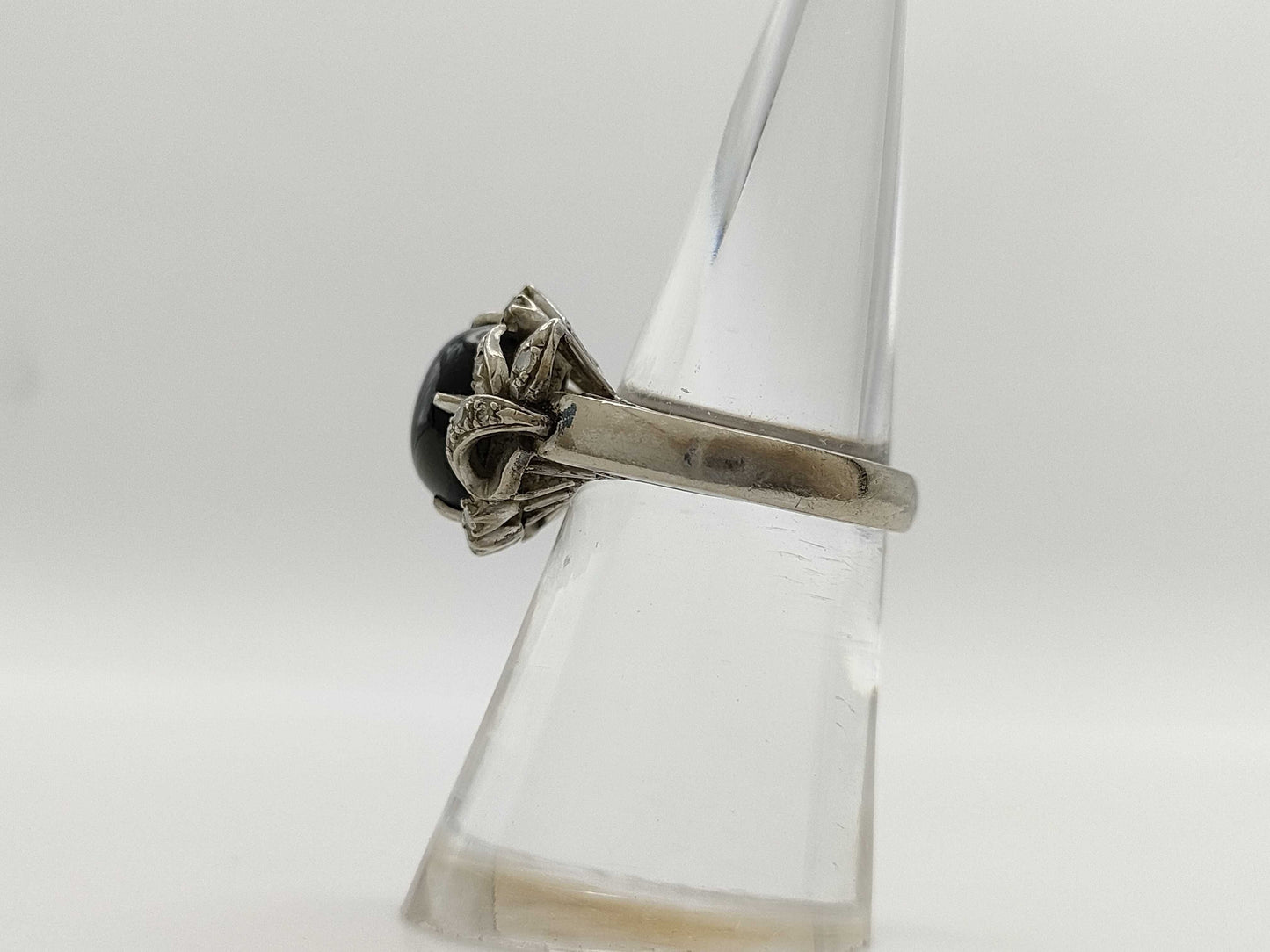 Black Star Sapphire and Diamond K4 5.8g Ring 