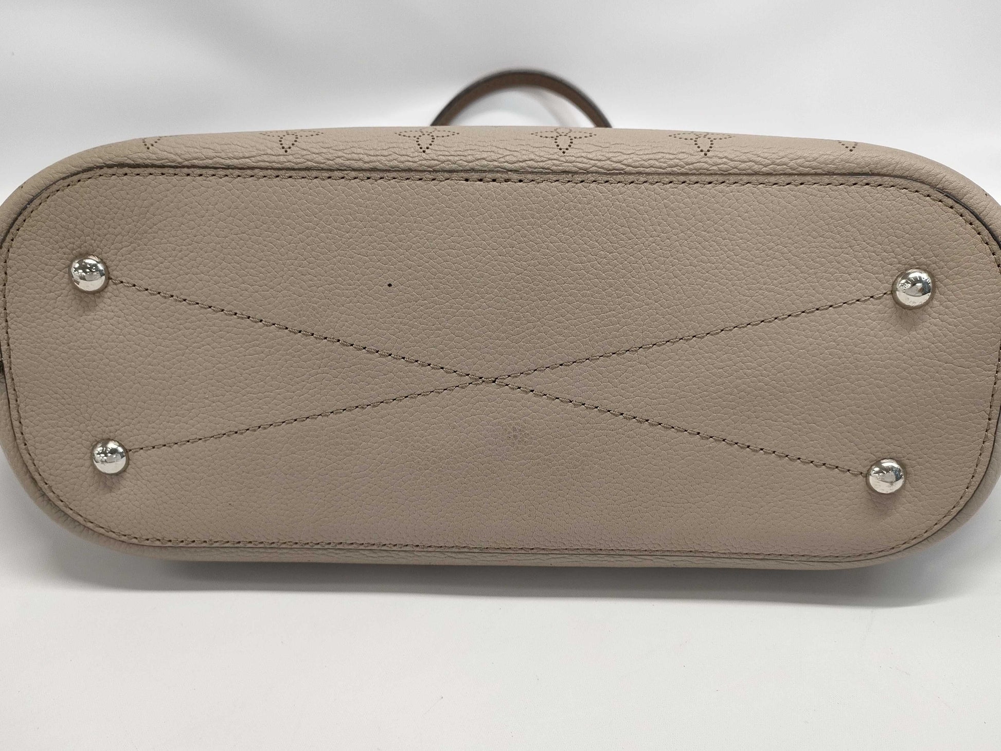 LOUIS VUITTON Monogram Mahina Brand Bag Girolata with Pouch DR2107 Handbag