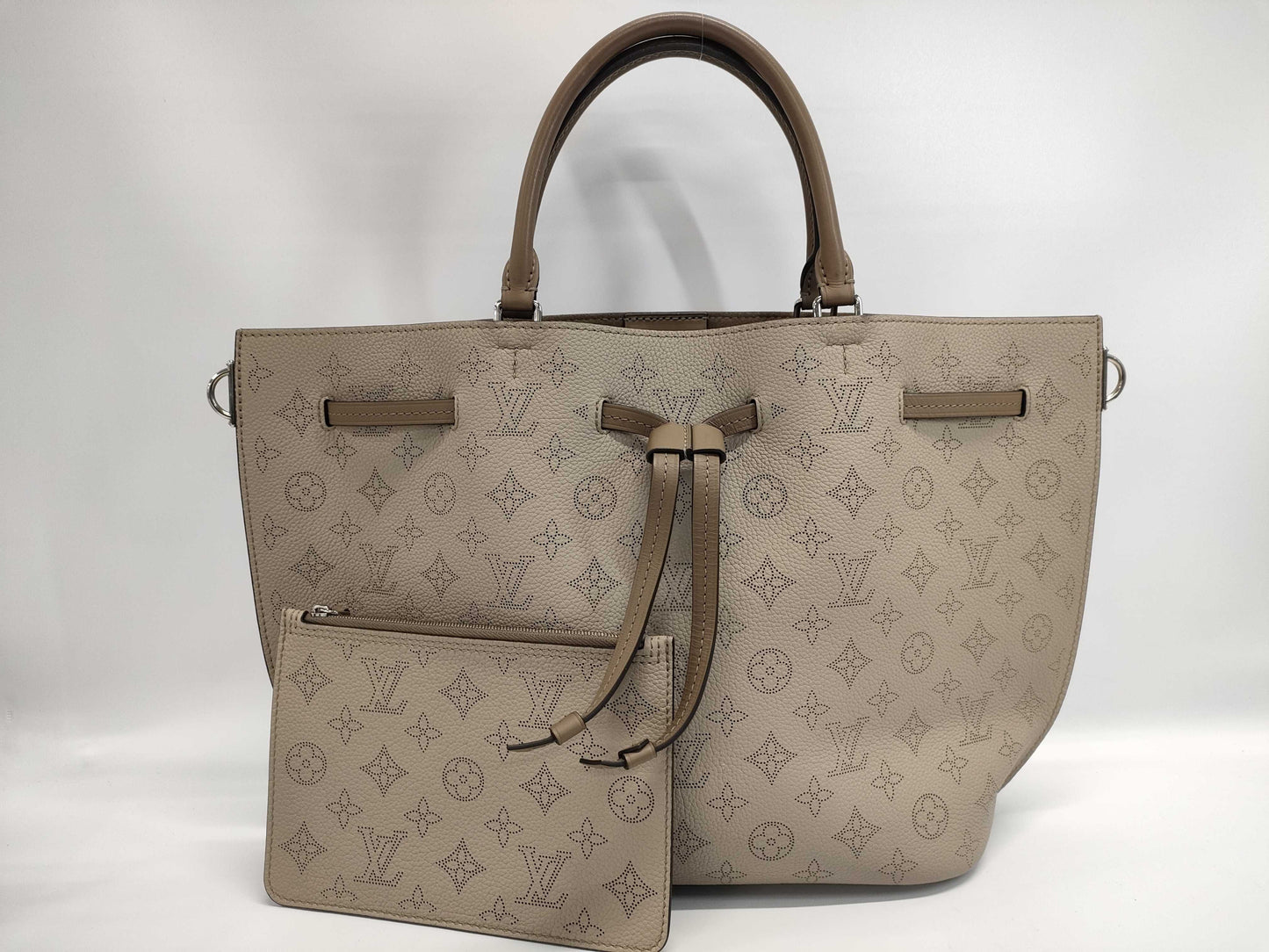 LOUIS VUITTON Monogram Mahina Brand Bag Girolata with Pouch DR2107 Handbag