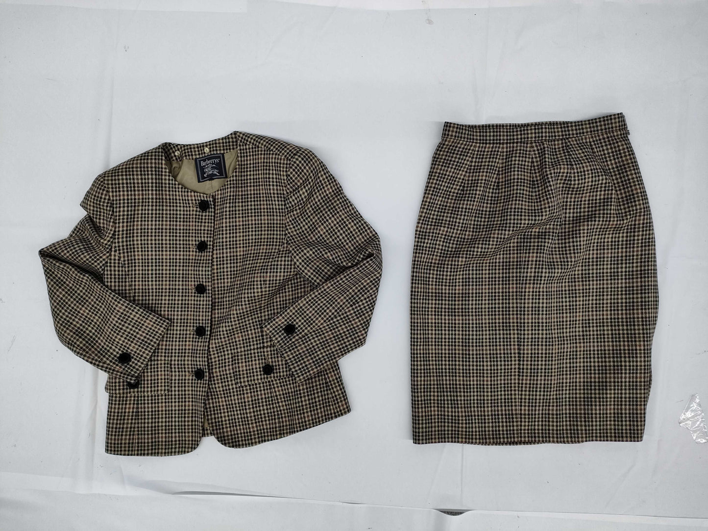 BURBERRYS Set Size 9AR C-TK83 Other Apparel