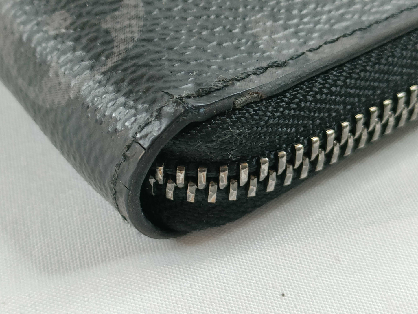 LOUIS VUITTON Eclipse Zippy Wallet Vertical M62295 Wallet