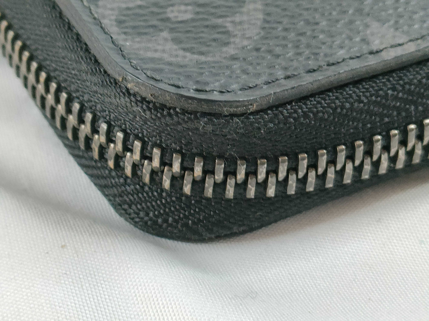 LOUIS VUITTON Eclipse Zippy Wallet Vertical M62295 Wallet