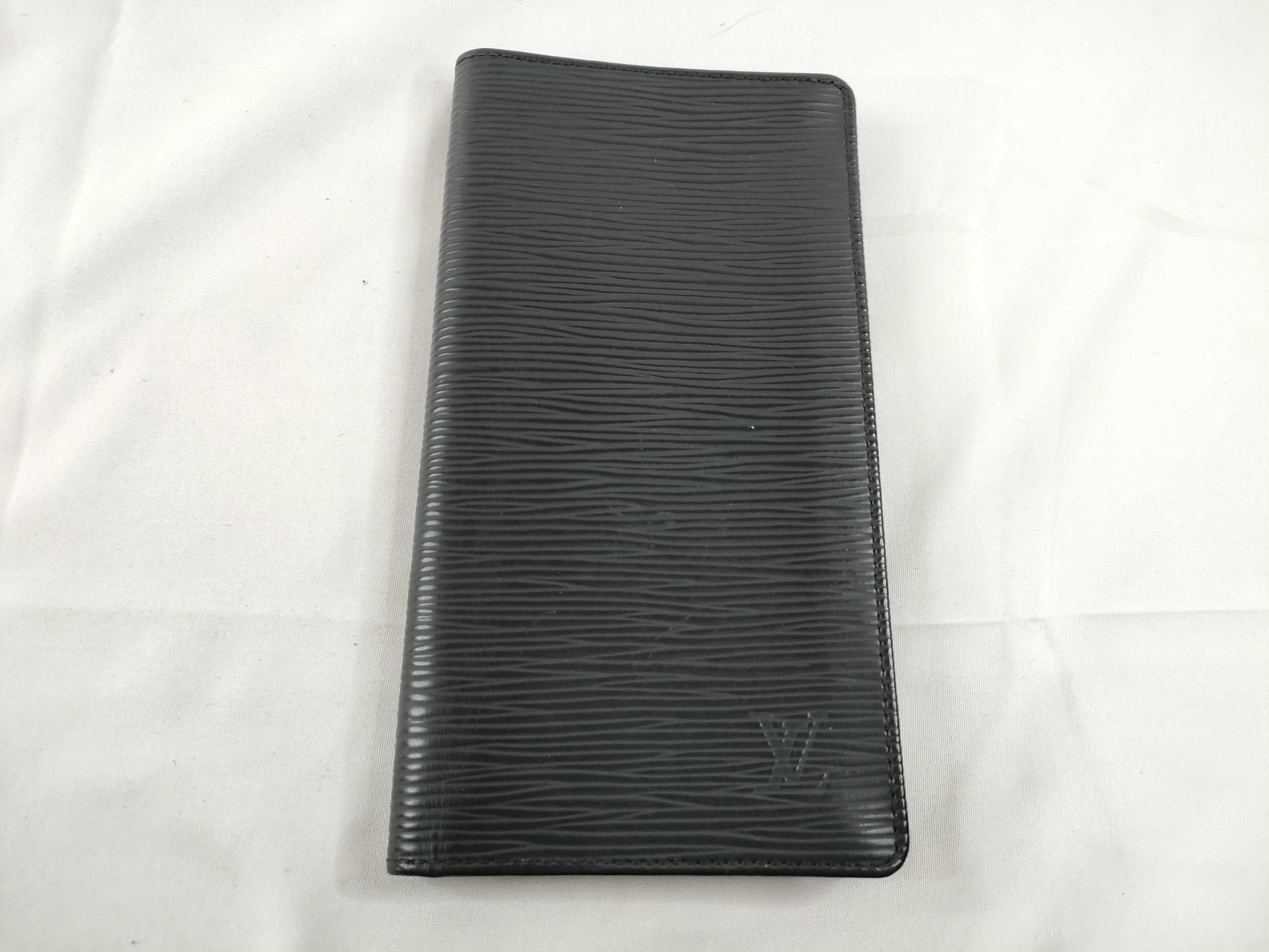 LOUIS VUITTON Epi Porte Carte Credit M63212 Wallet