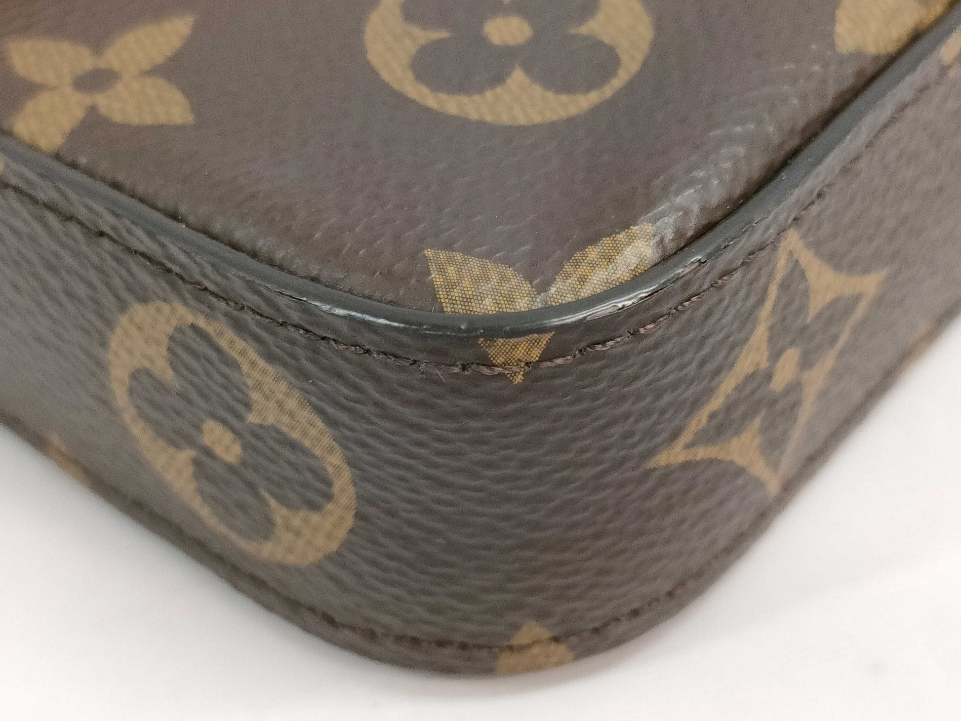 LOUIS VUITTON LOUIS VUITTON Monogram Pochette Felicie Shoulder Bag