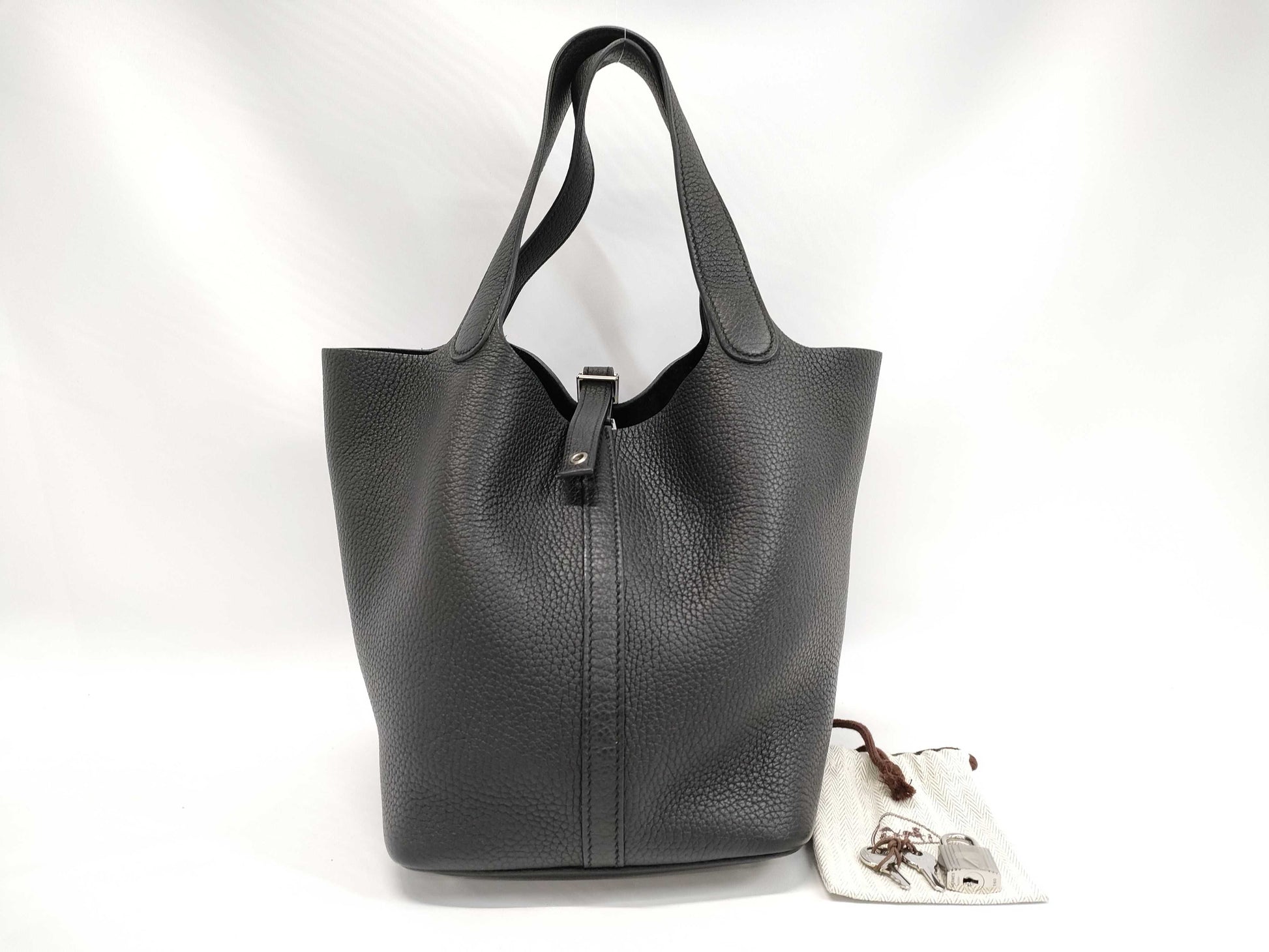 HERMES Hermes Picotin 22 Black Y Stamp Handbag
