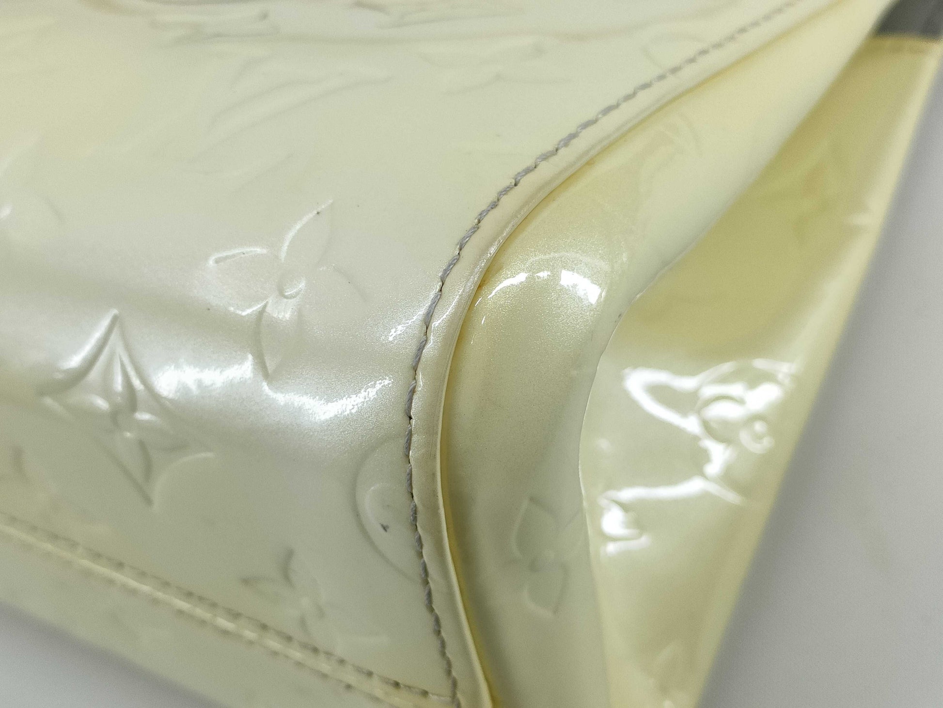 LOUIS VUITTON Vernis Roxbury Drive Handbag Accessories: Dust bag, Shoulder strap