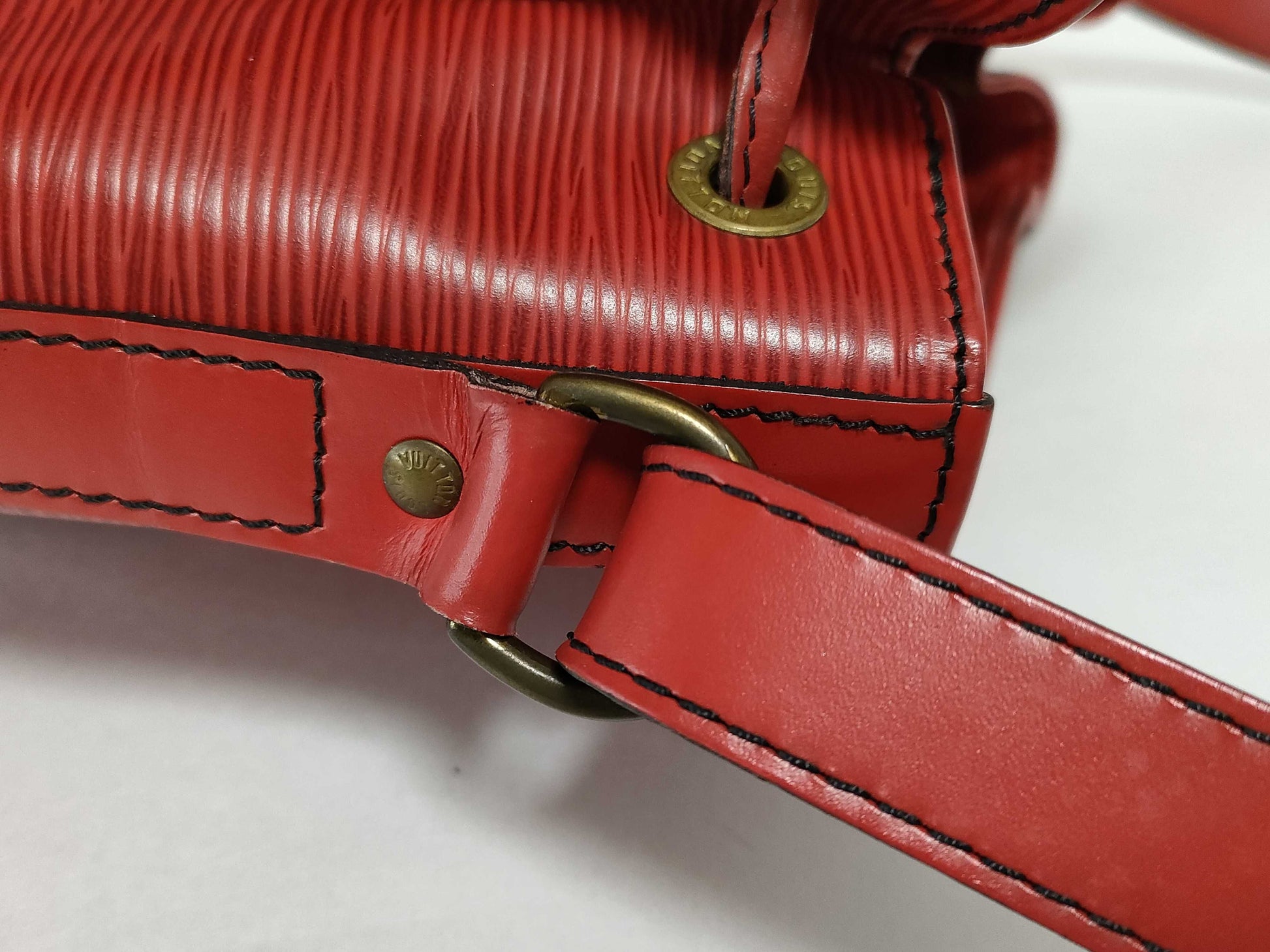 LOUIS VUITTON Epi LV Epi Petit Noe Shoulder Bag Red Shoulder Bag