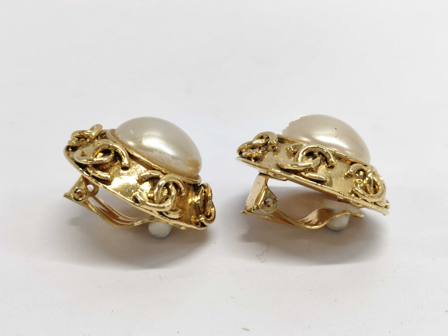 CHANEL Coco Mark Faux Pearl Earrings 94P Earrings