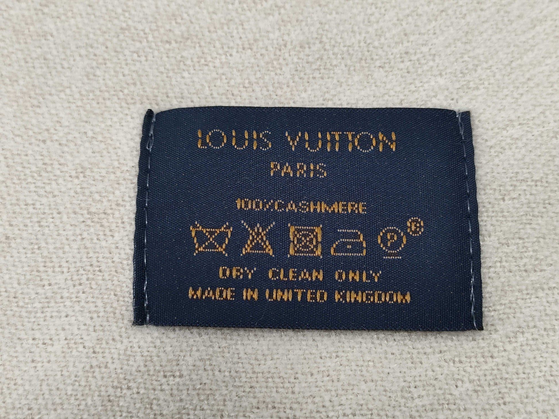 LOUIS VUITTON Current Cashmere Scarf with Box