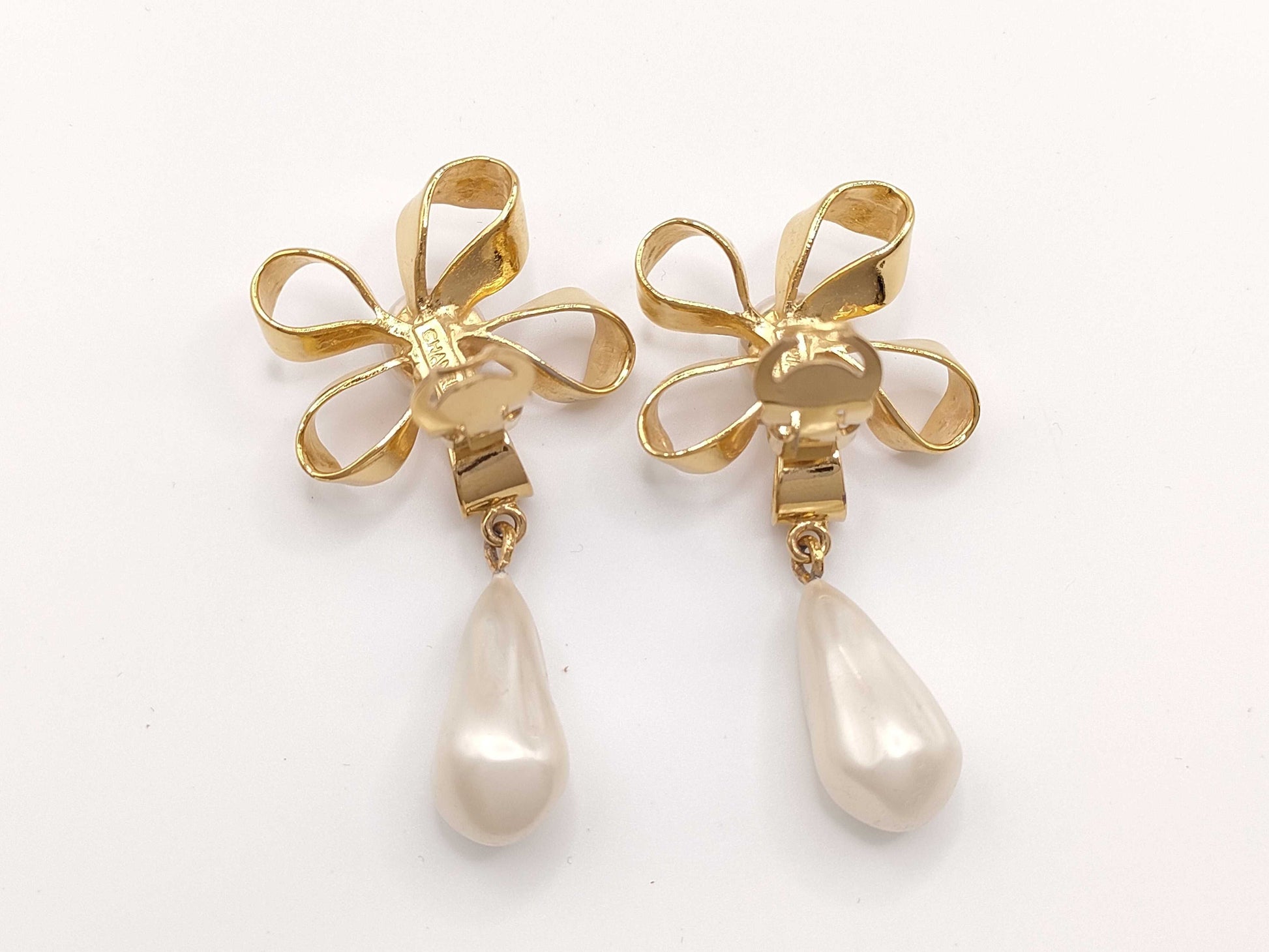 CHANEL CHANEL Earrings Flower Motif Pearl Swing GP Earrings